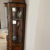 Showcase with curved face Louis XV style, mid-twentieth century