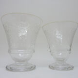 9 verres anciens gravés à décor de feuilles