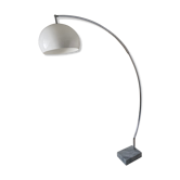 Arc lamppost