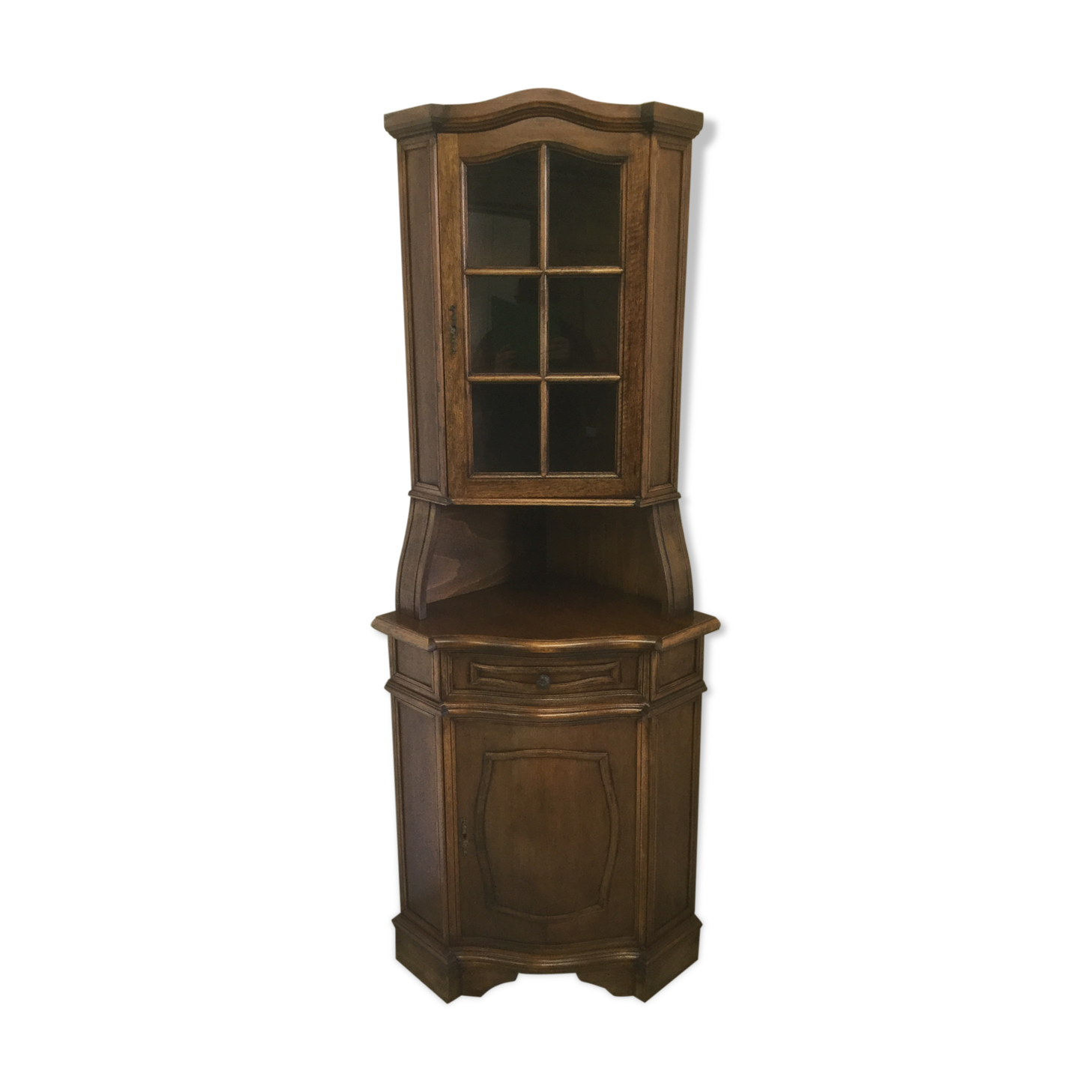 Window corner furniture