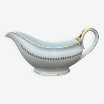 Gravy boat