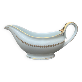 Gravy boat