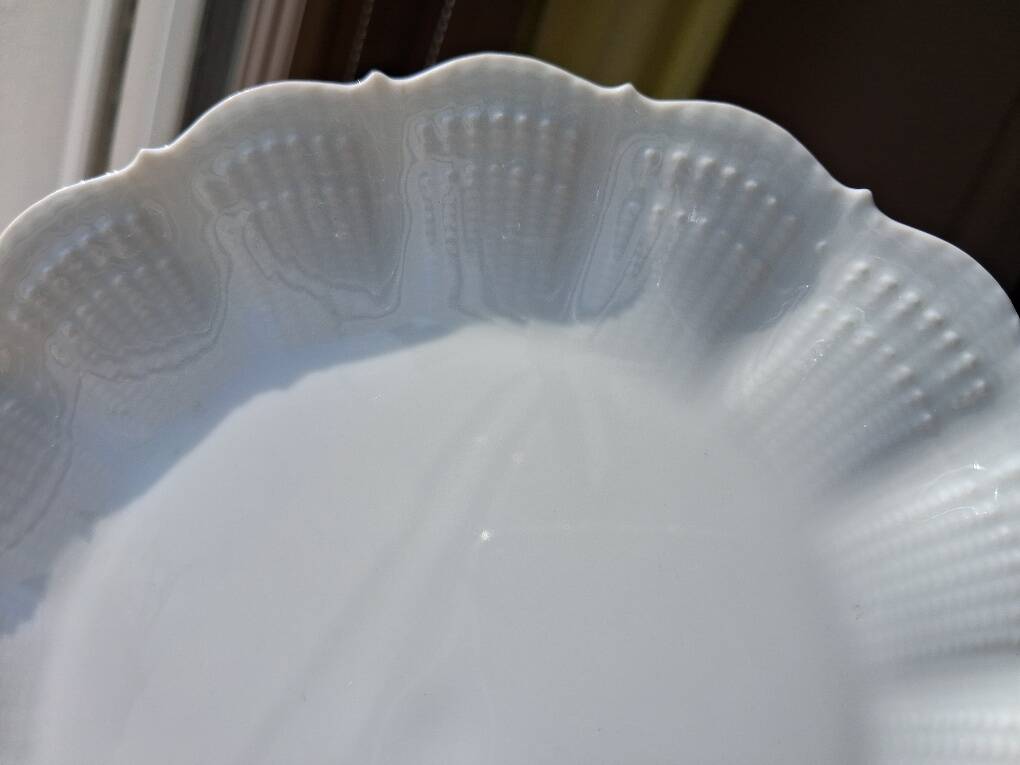 12 dessert plates in Limoges porcelain by Maison Giraud