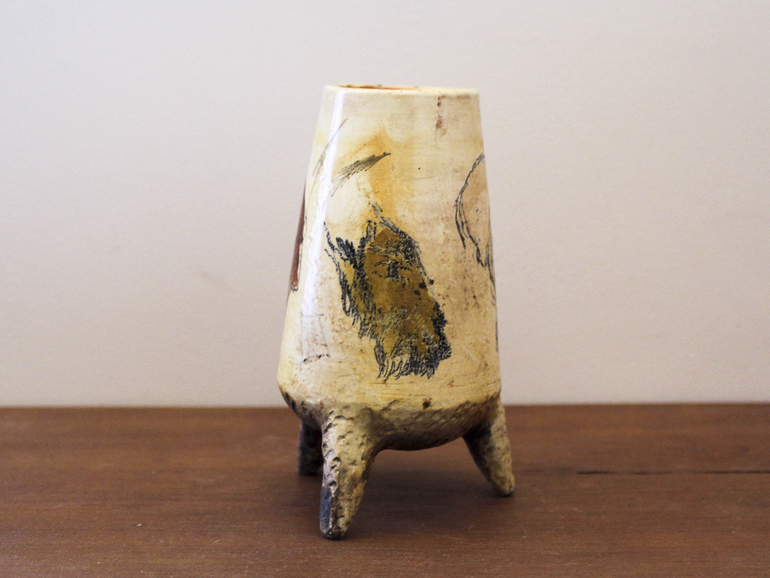 Ceramic tripod vase with parietal decoration by Armen