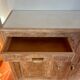 Buffet Art Déco des années 40 en bois massif blanchi – restaurer