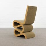 Wiggle chair with coffee table by Frank O. Gehry for Vitra