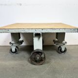 Table basse industrielle grise, années 1960