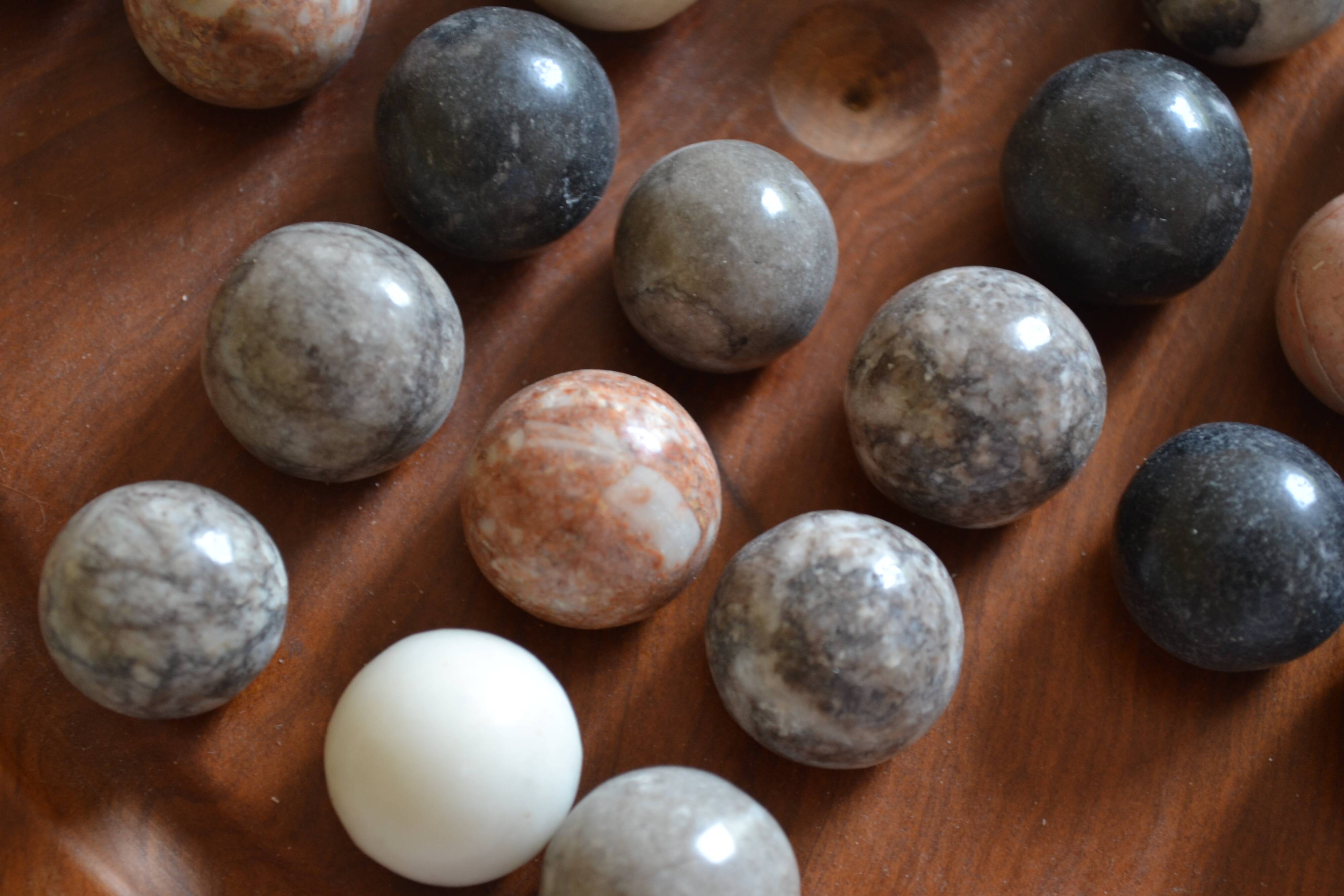 Solitaire game in exotic wood and semi-precious stones