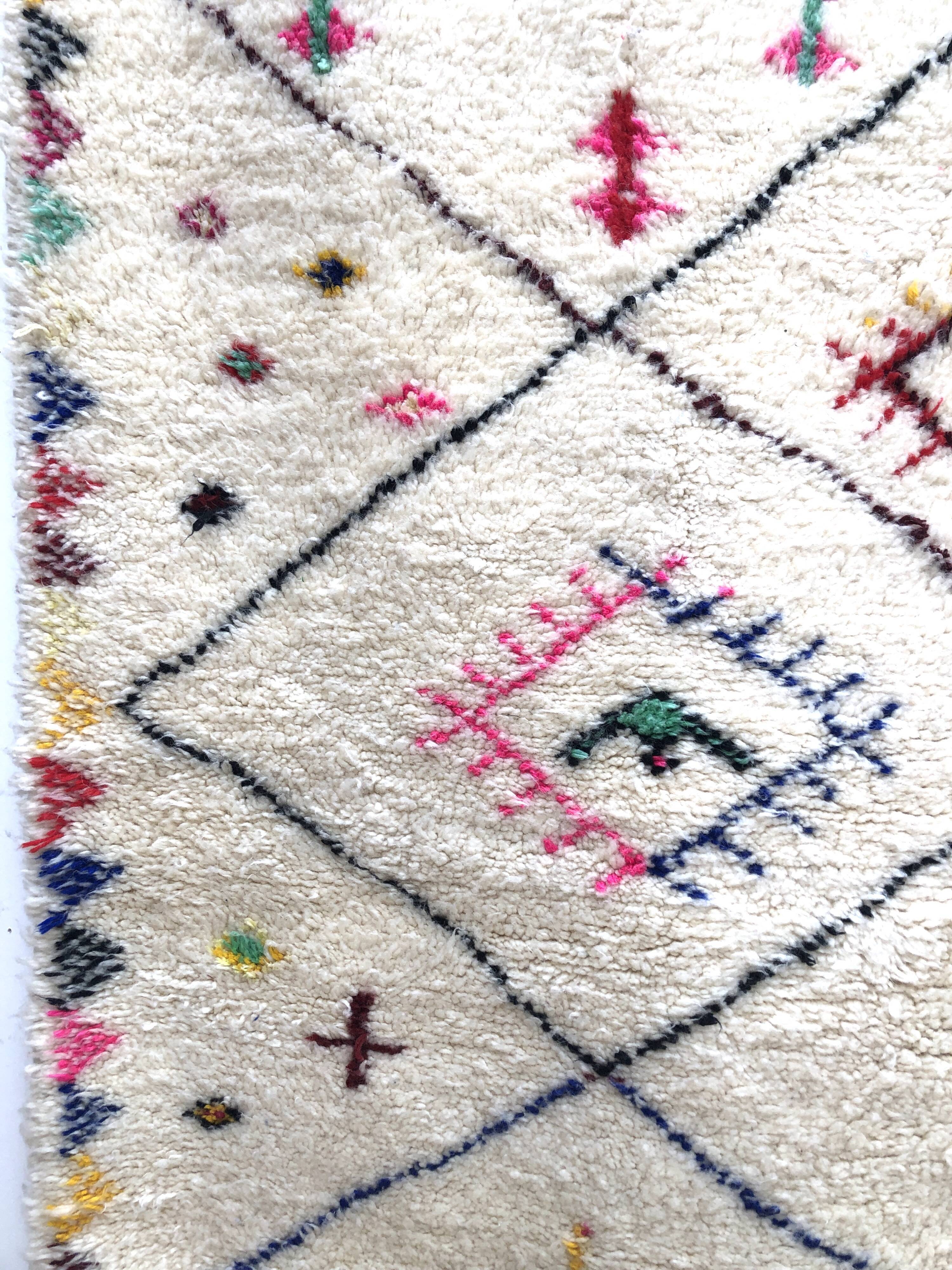 Moroccan Berber carpet Beni Ouarain with colorful patterns 2.7x1,67m