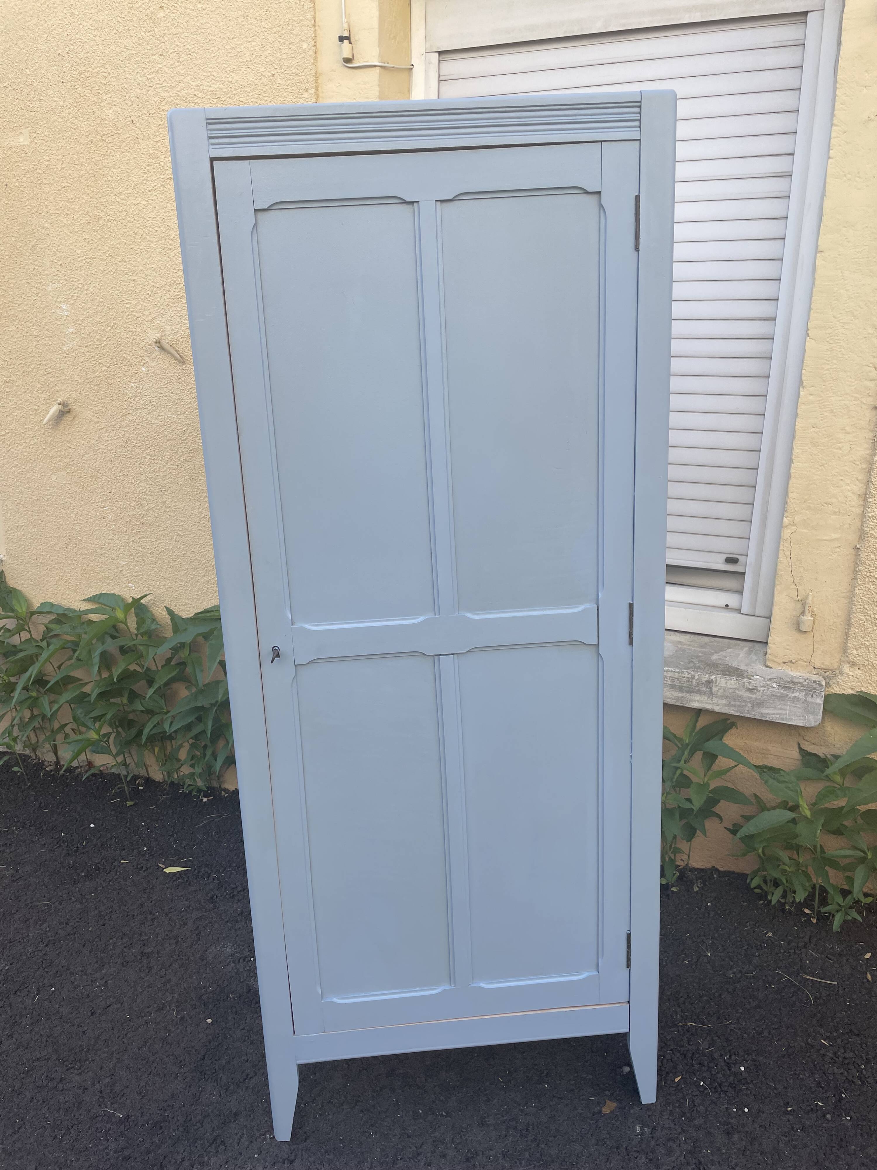 Armoire parisienne