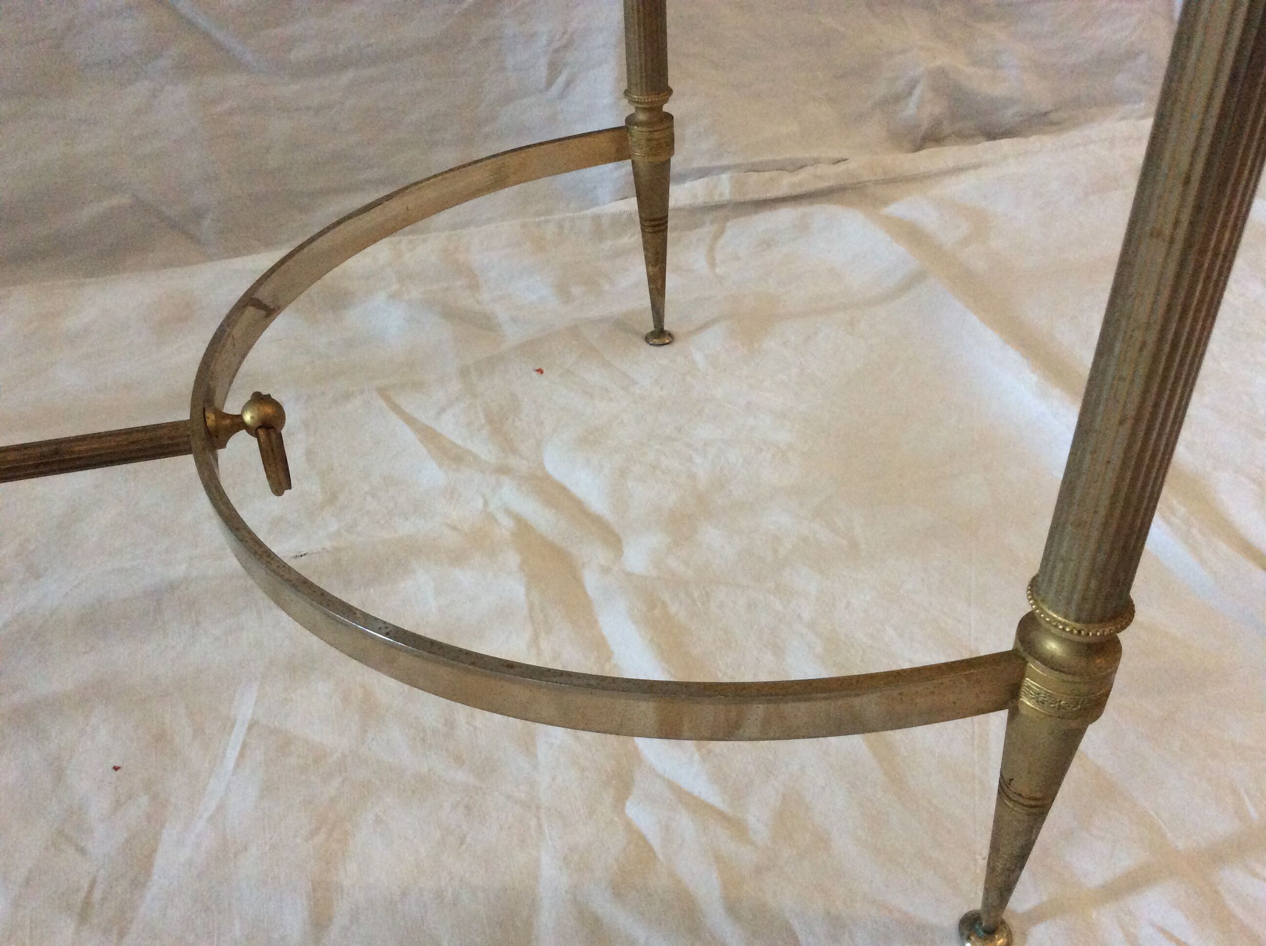 Table 60´ - 70´ low brass and glass