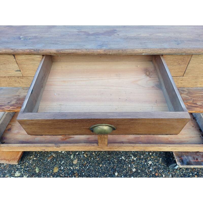 Shop counter furniture for a "draper"