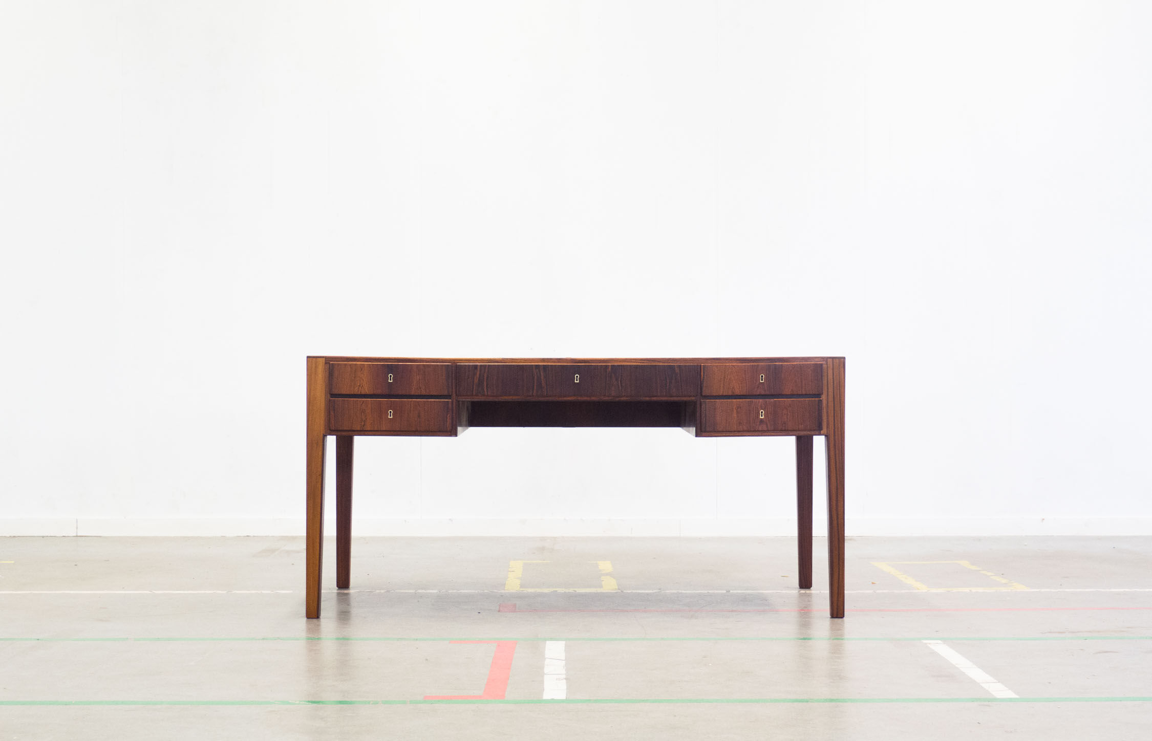 Haslev Møbelsnedkeri free standing rosewood desk