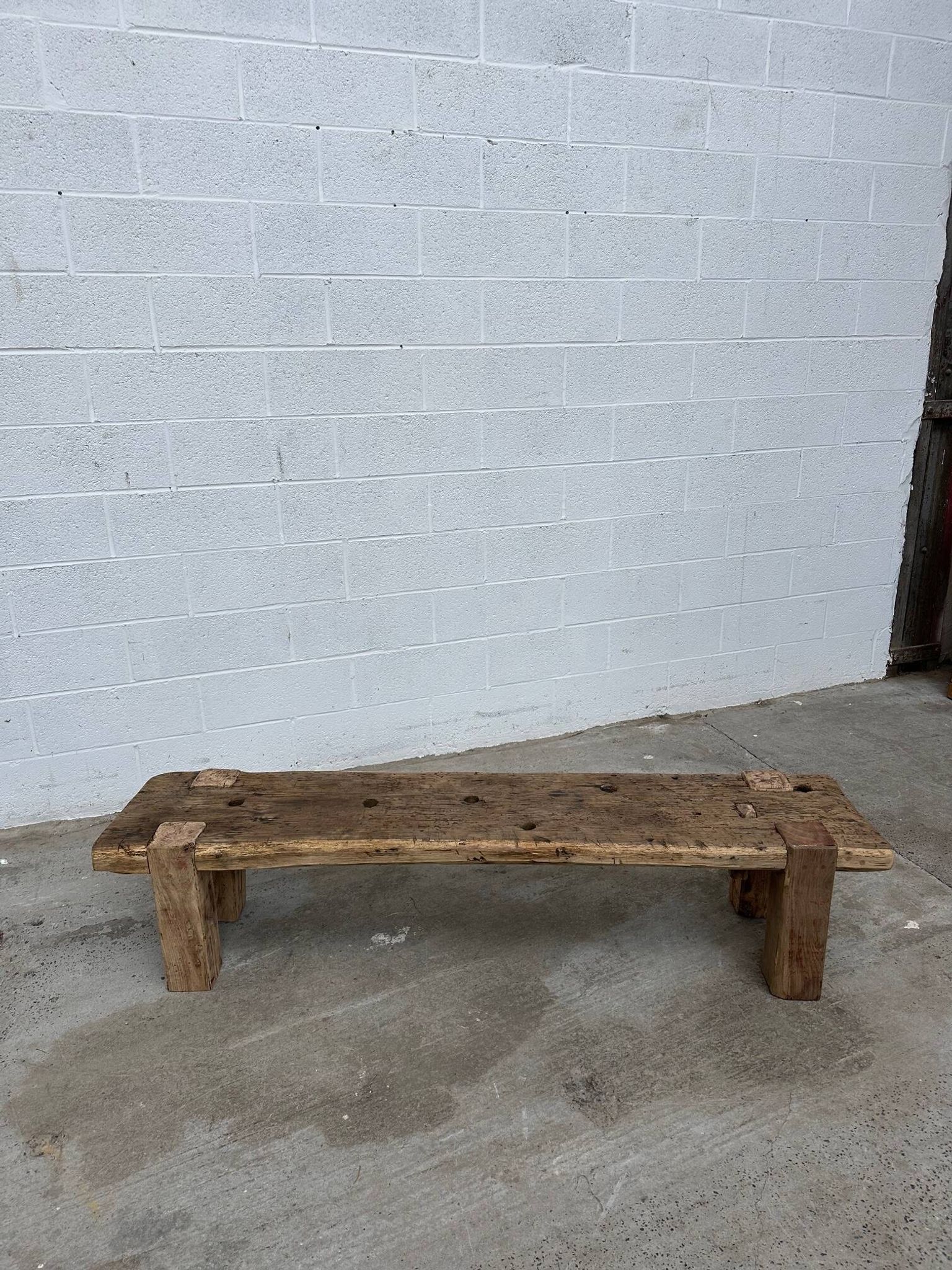 Table basse brutaliste