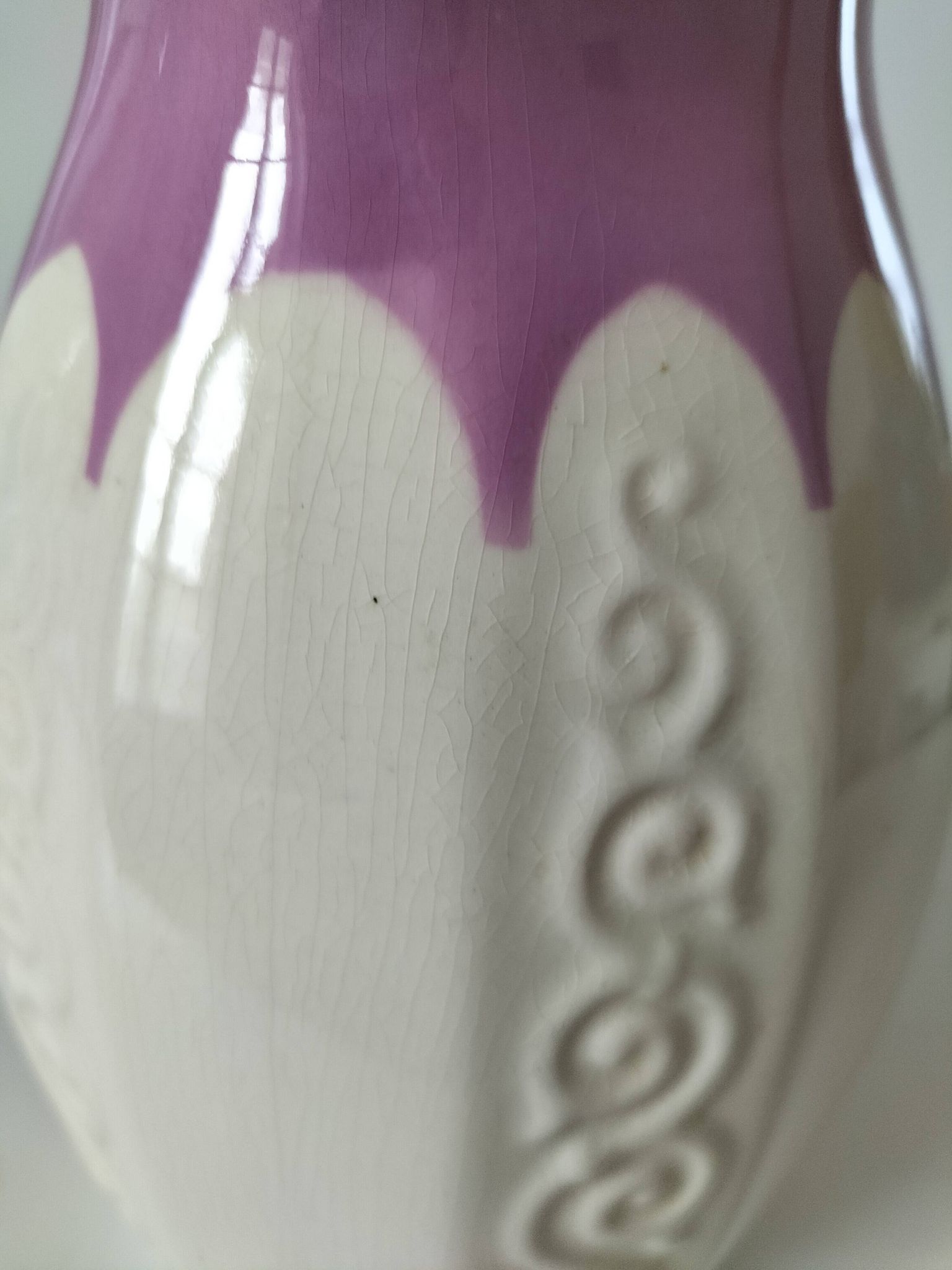 Pichet Villeroy & Boch Mettlach Ehrang, cream and plum
