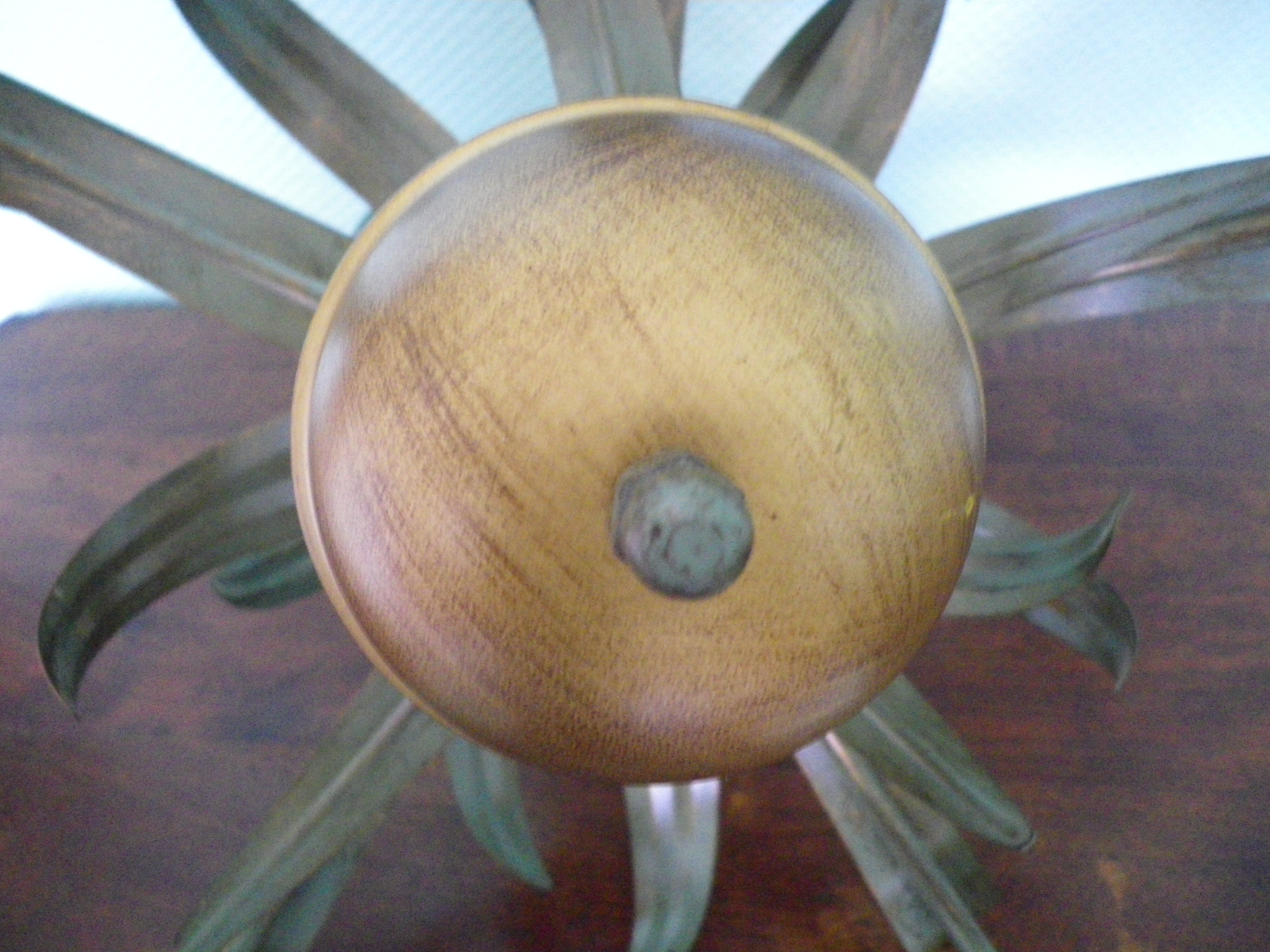 Chandelier of 5 corollas in white granite glass, central decoration with foliage 70s /80s