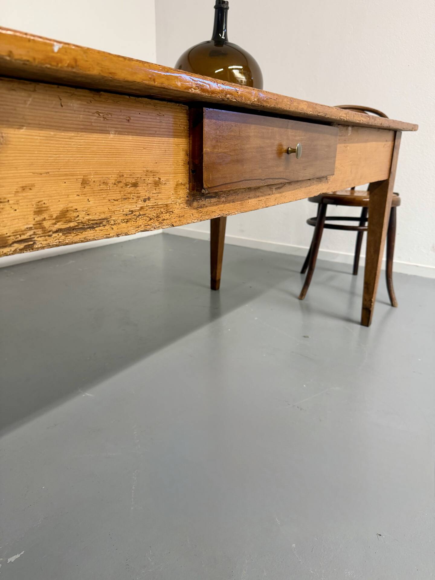 Grande table de ferme en bois avec tiroir en sapin fin 19 eme 