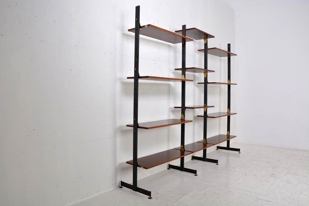 Italian freestanding shelf dating from the 60s