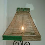 Abat-jour pyramide en fil de jute bistre et vert