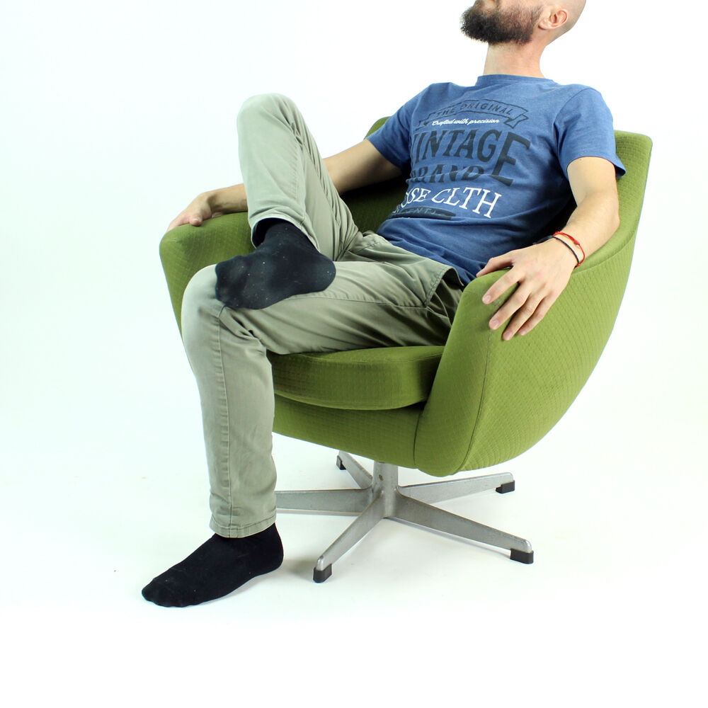 Fauteuil vert du milieu du siècle par Up Zavody, Tchécoslovaquie 1979