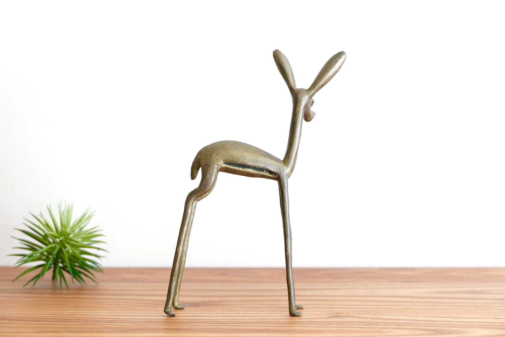 Biche en laiton, années 50
