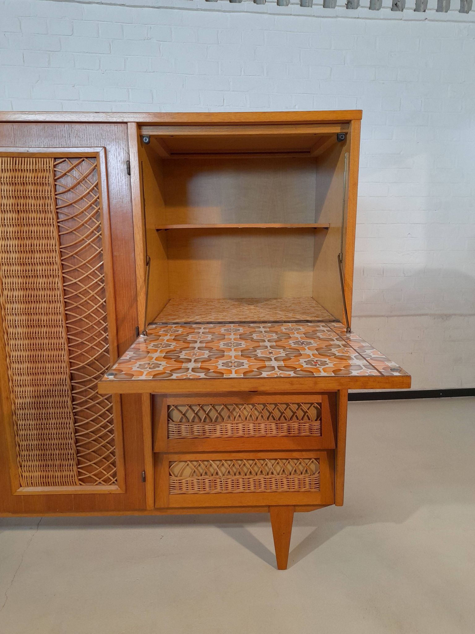 Meubles multifonctions en bois et rotin années 60