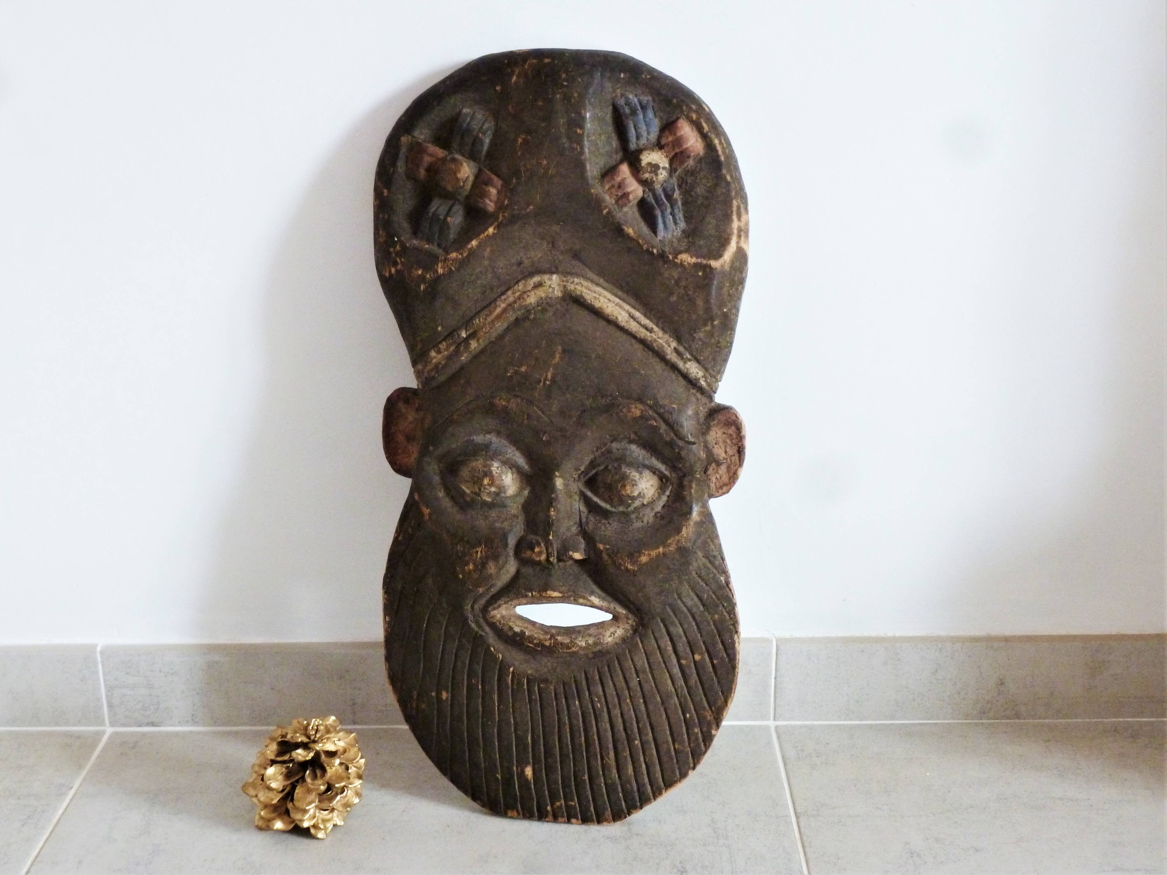 African mask, Hand-carved African wooden mask.