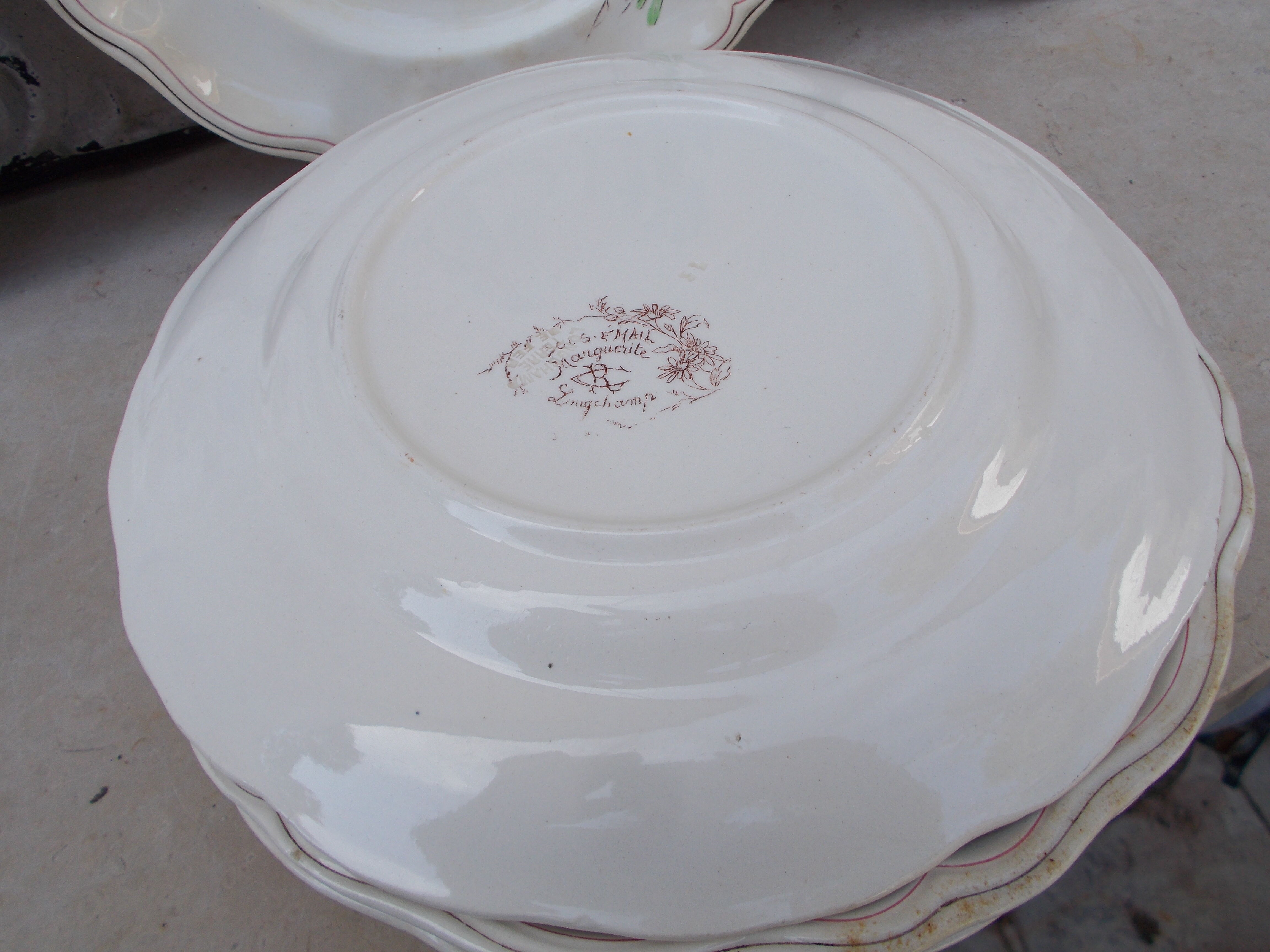 6 Longchamp Marguerite blue earthenware plates