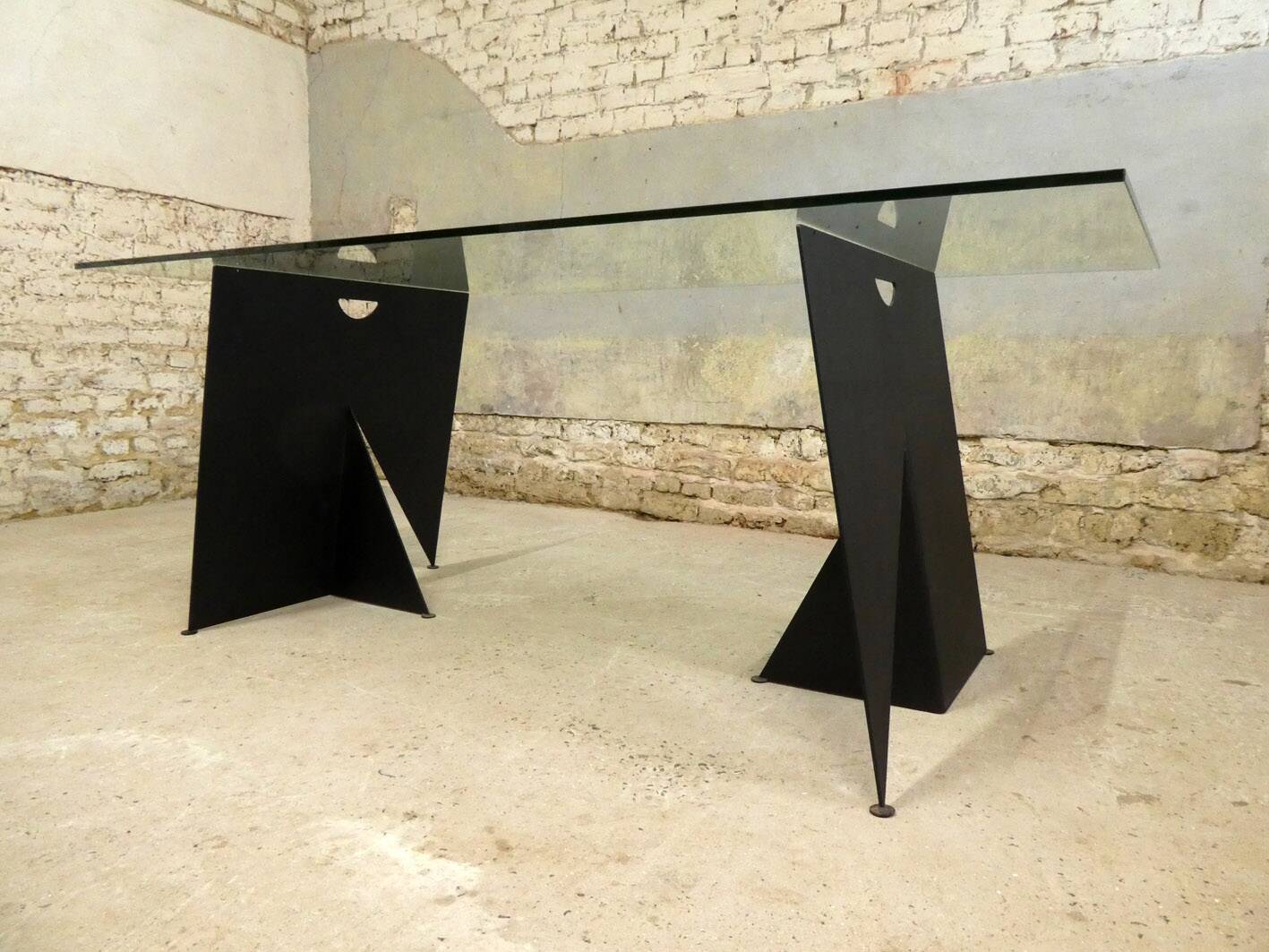 Etretat Office by Hiroyuki Yamakado, 1990