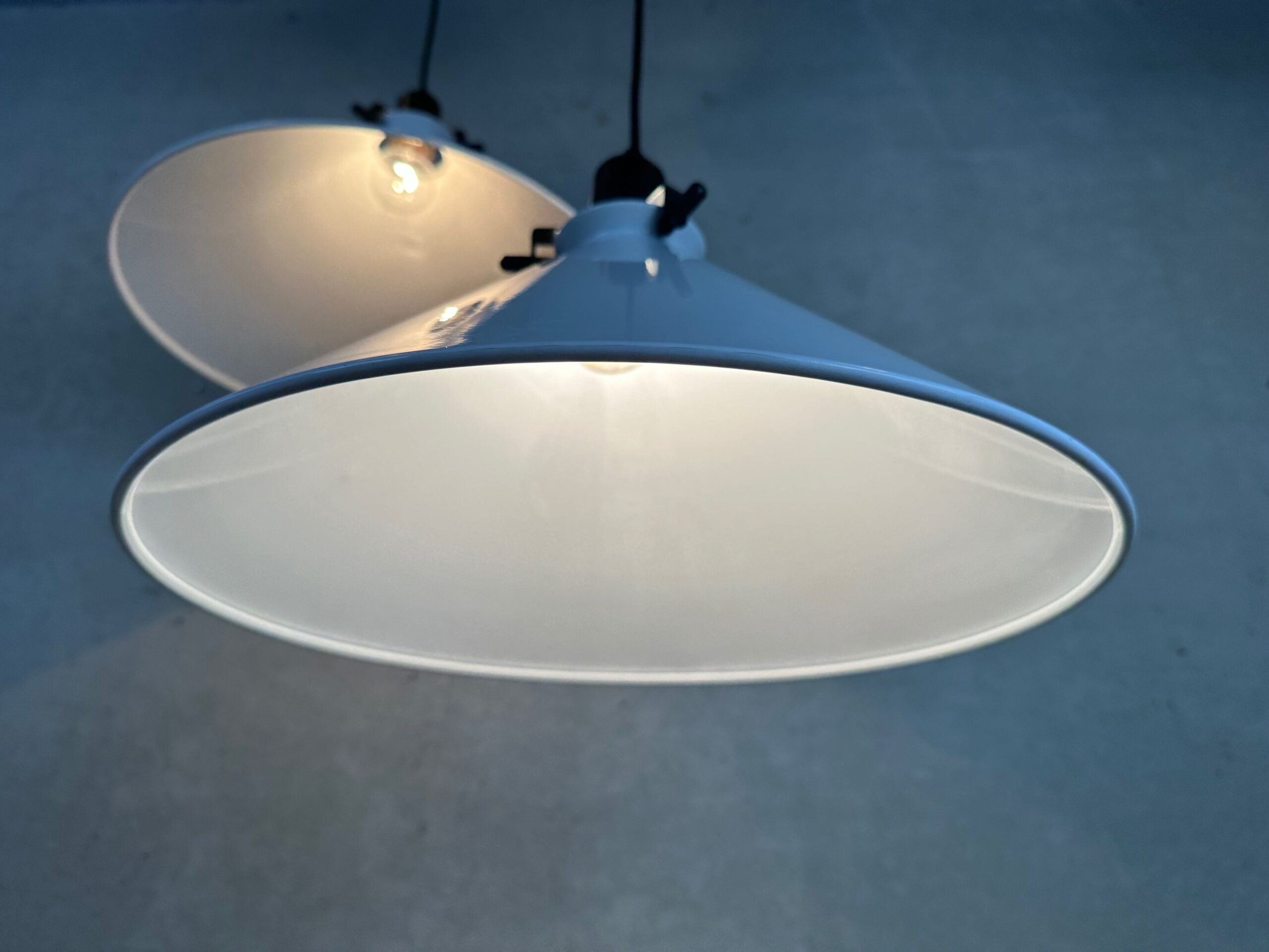 2x vintage white metal pendant lamps – 1980s