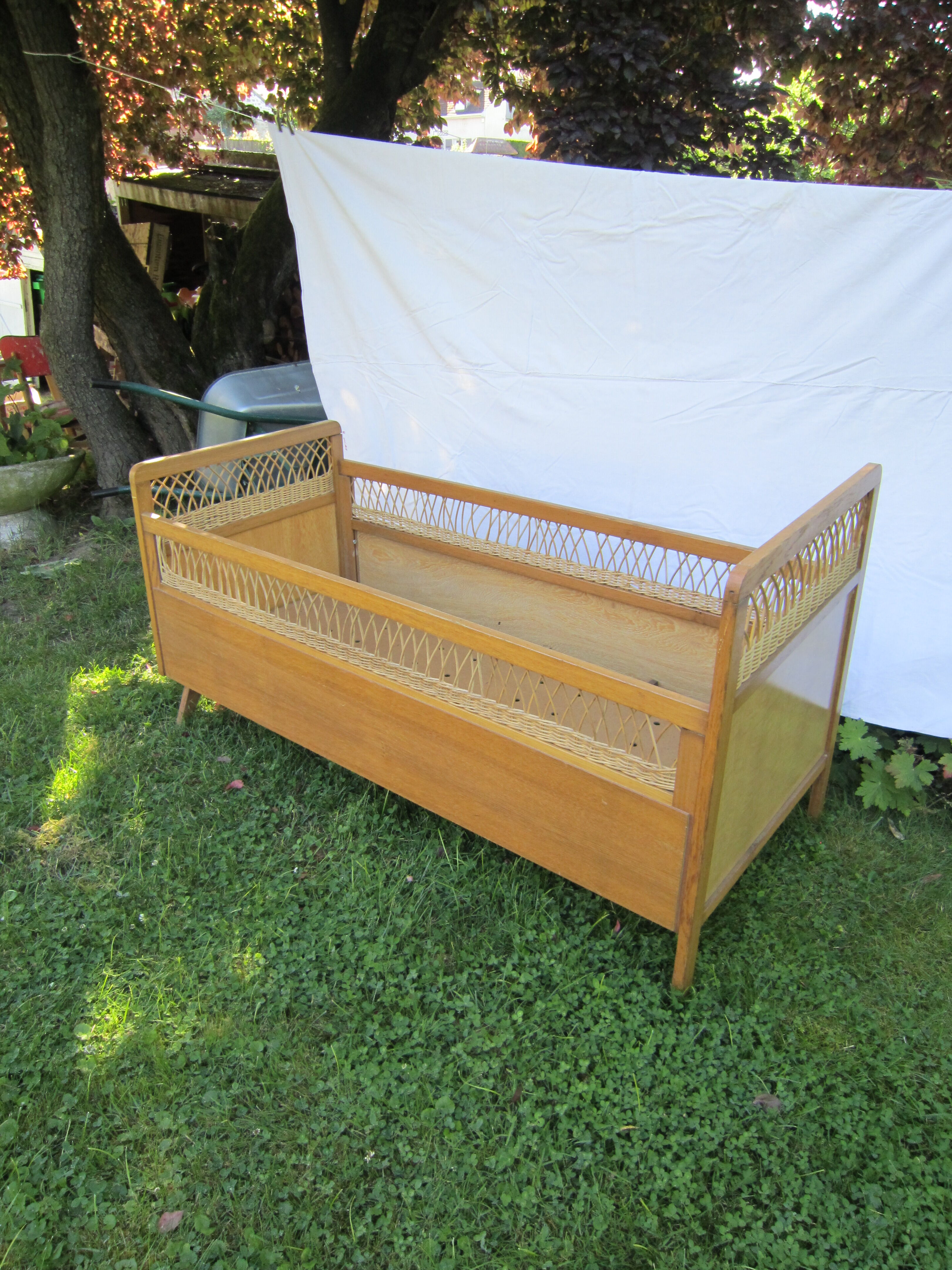 Baby rattan bed