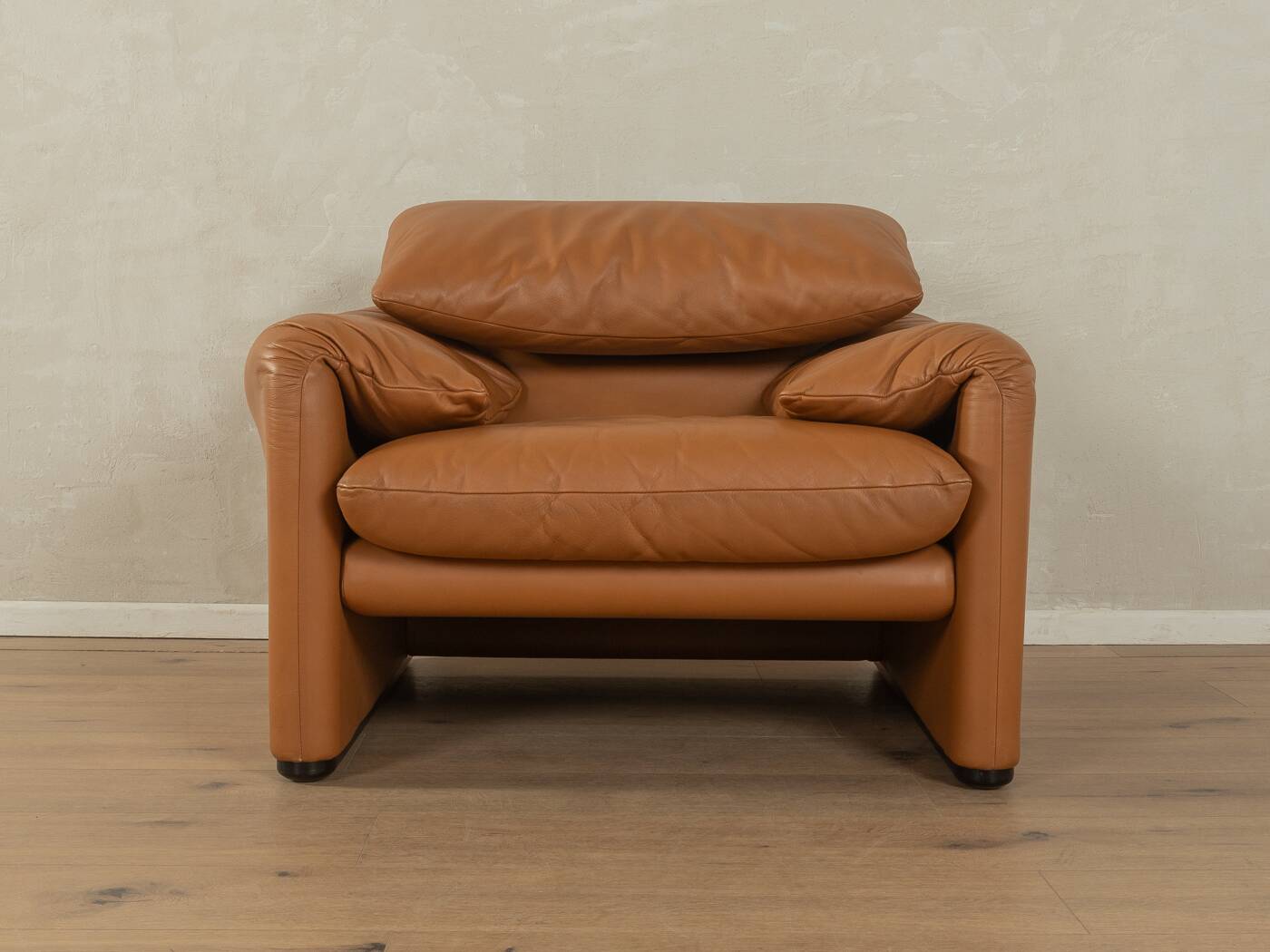 675 Maralunga armchair with ottoman by Vico Magistretti for Cassina, 1970s, original cognac brown leather
