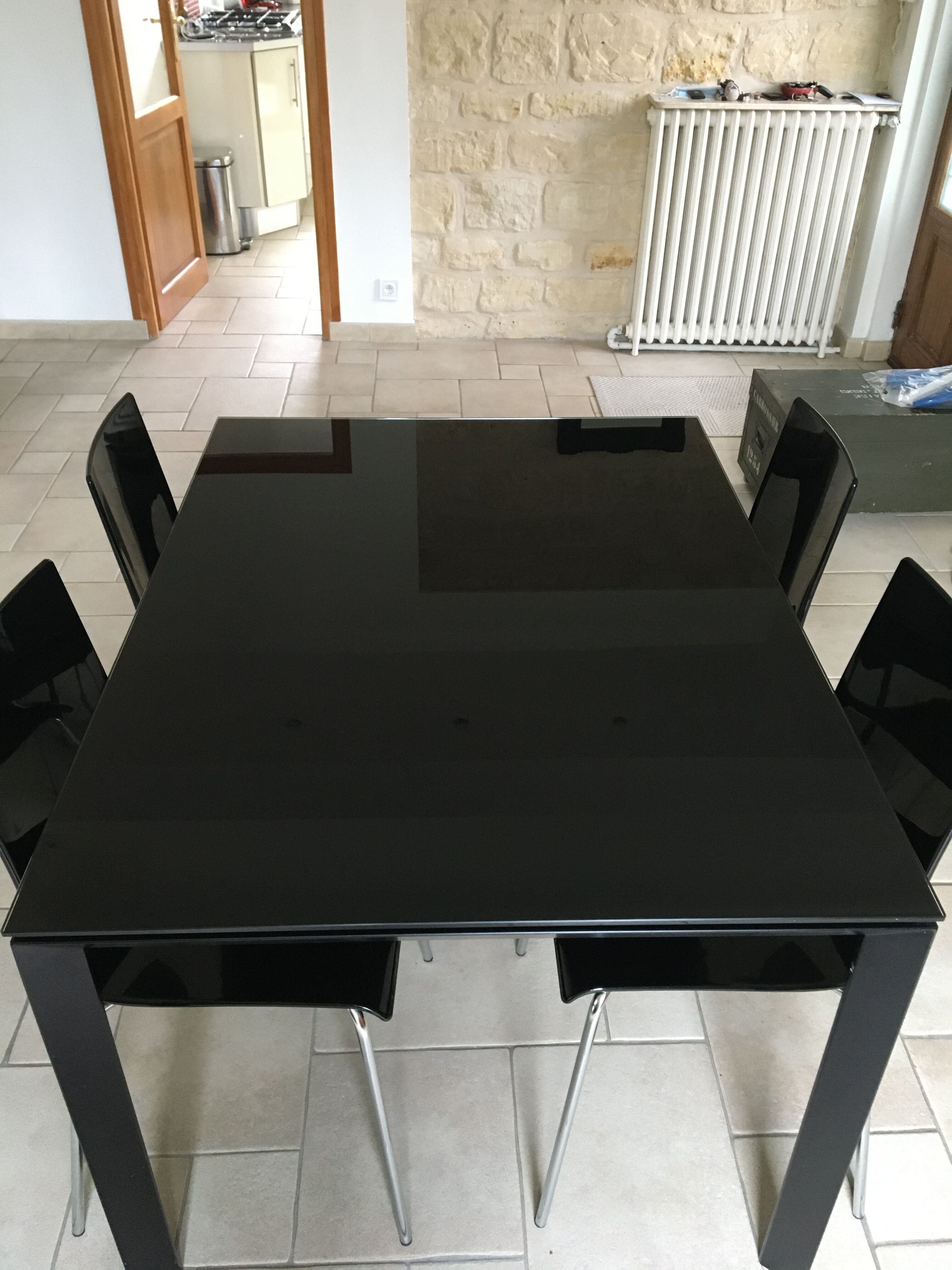 Stretch table in tempered glass HABITAT model Rio