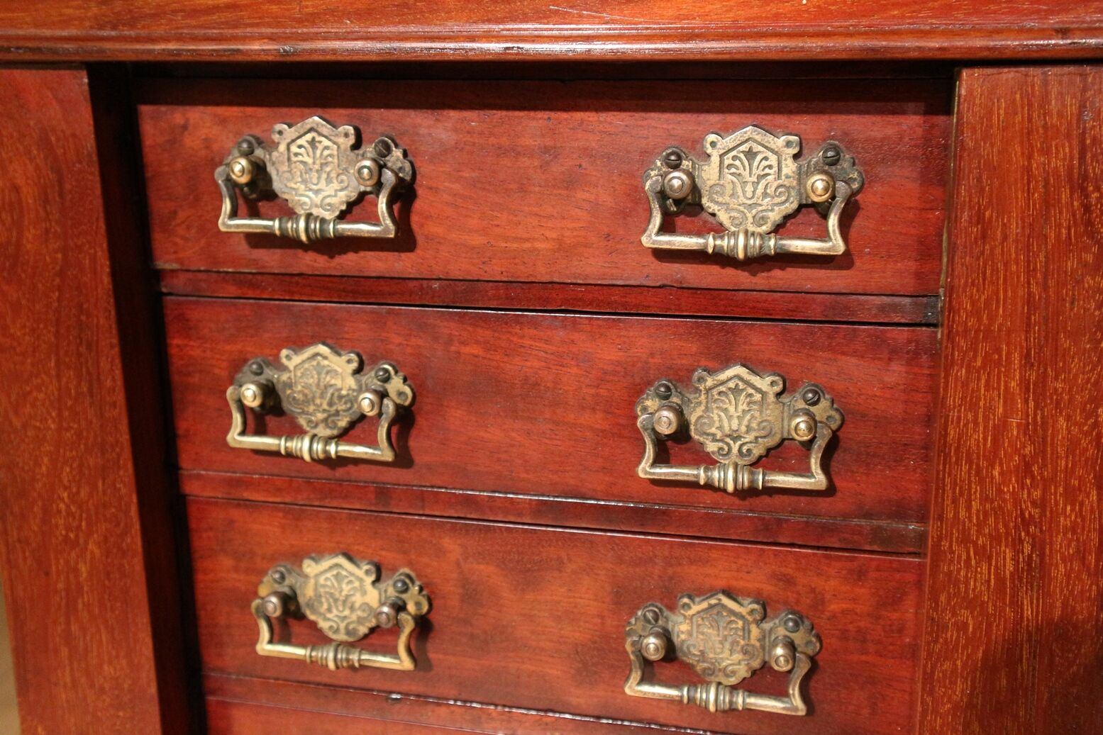 Wellington chest of drawers