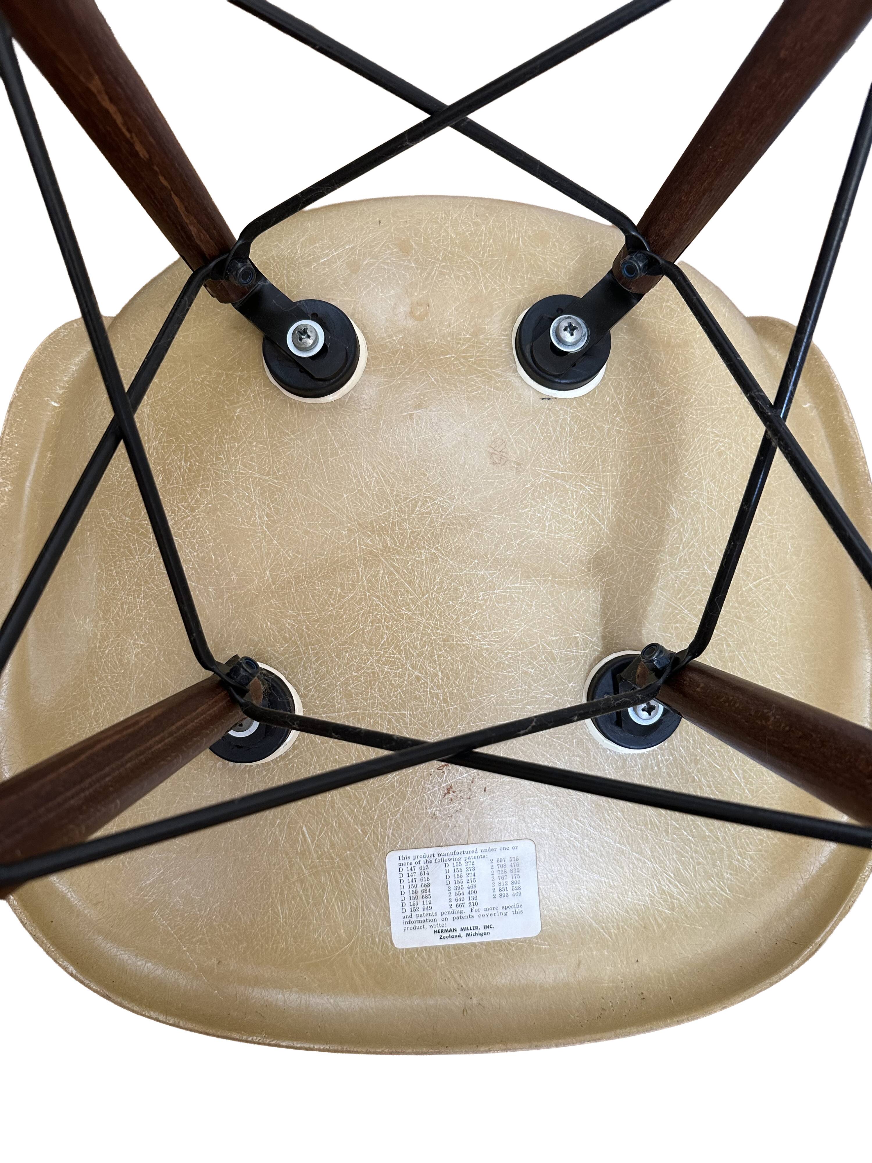 Set of 6 original Eames DSW chairs by Herman Miller