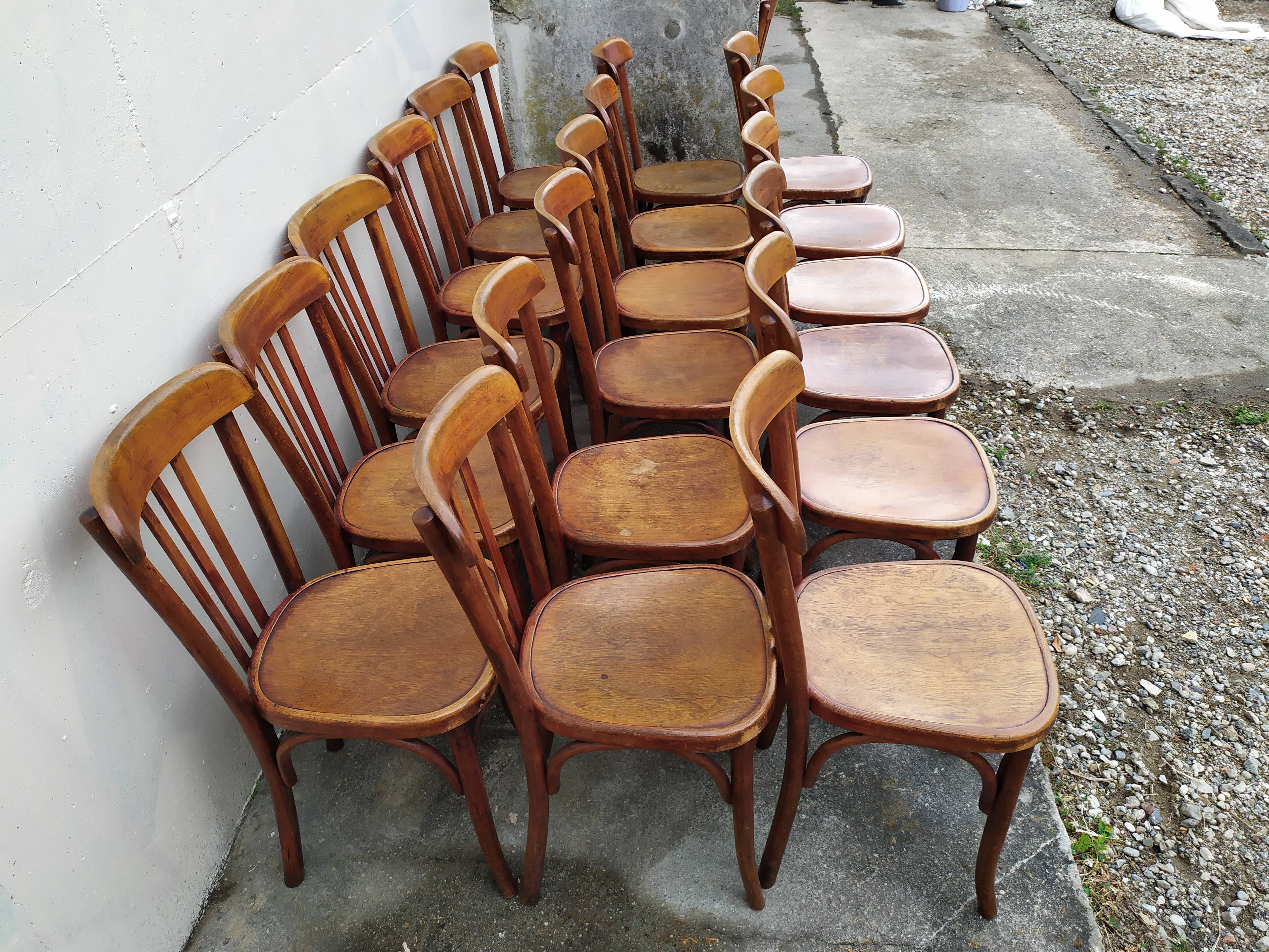 Lot de 18 chaises bistrot Fischel