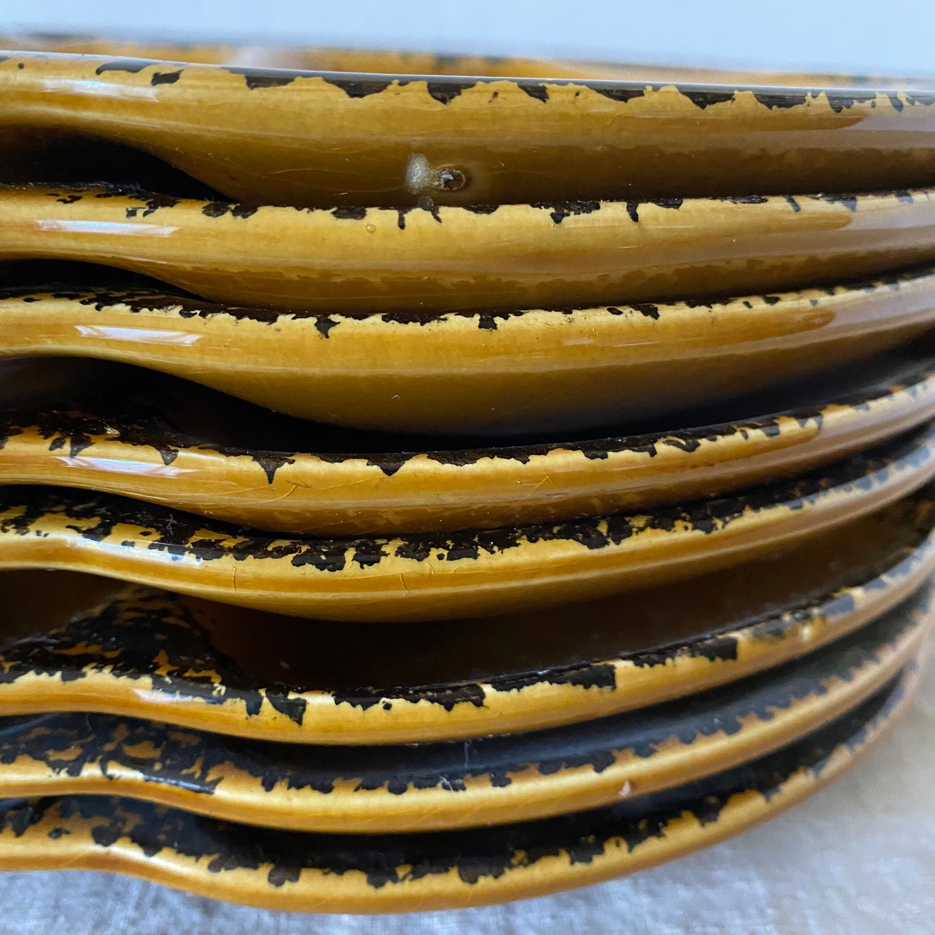 Vintage Gien oyster plates