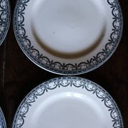 A set of 6 flat plates Terre de Fer Guirlandes Louis XVI Salins
