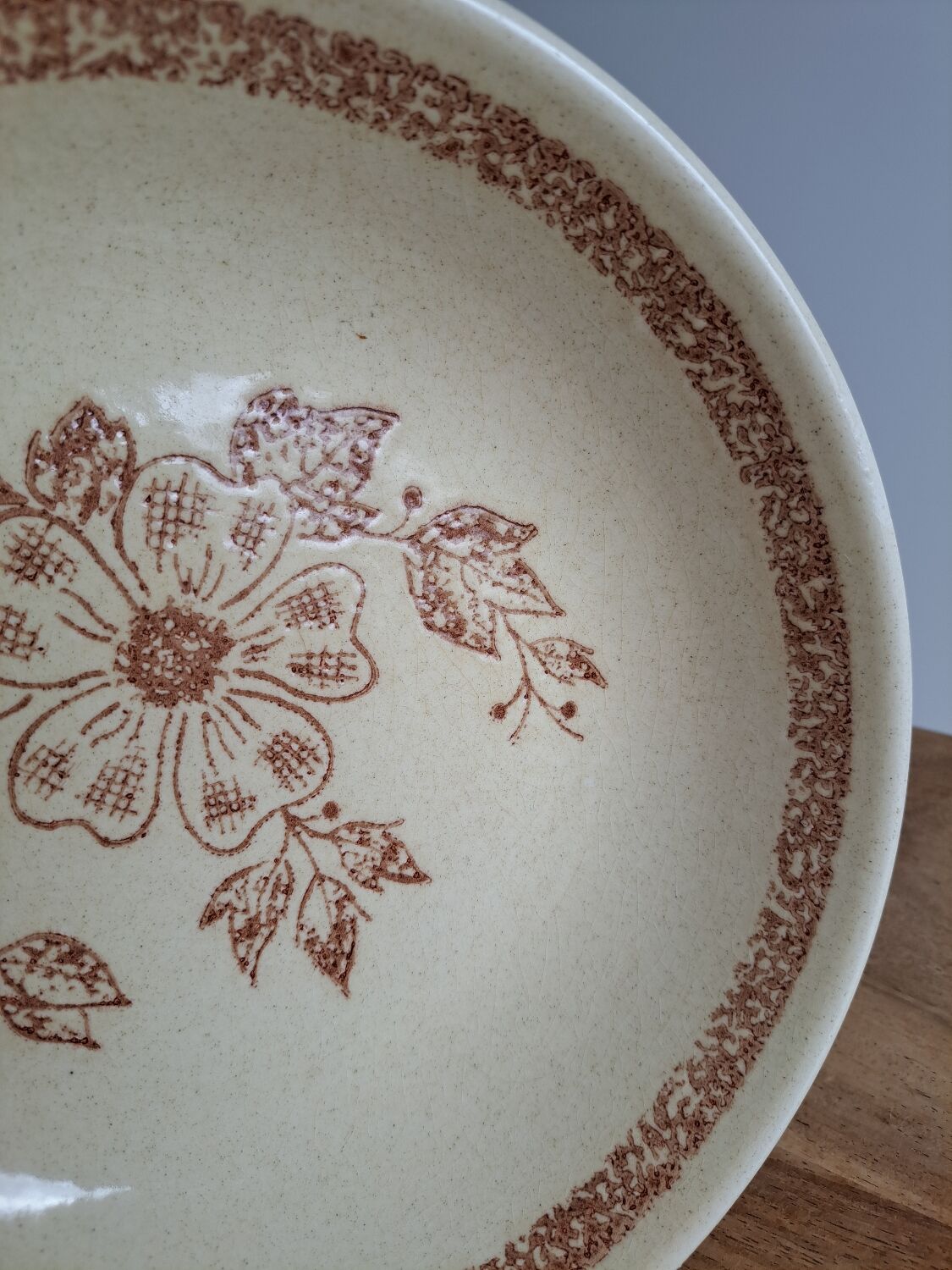 Vintage hollow plate