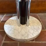 Table d’appoint métal chromé, marbre et verre fumé