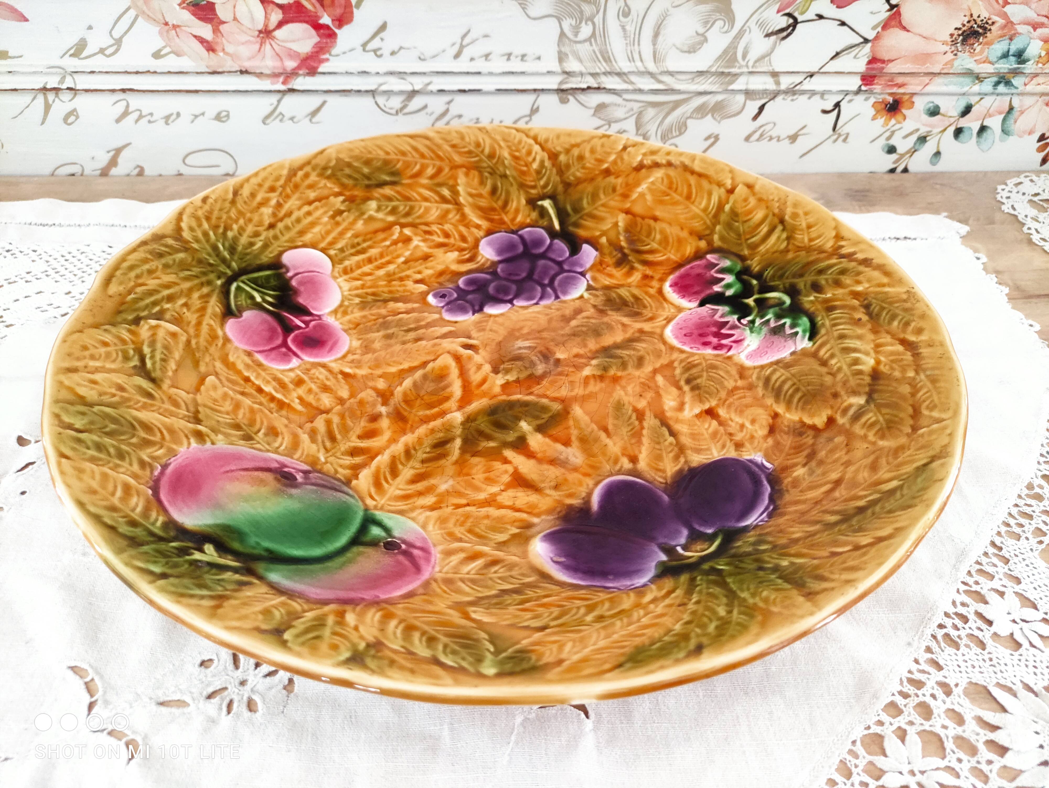 Large hollow round flat fruit bowl Sarreguemines in yellow slip fruit decor