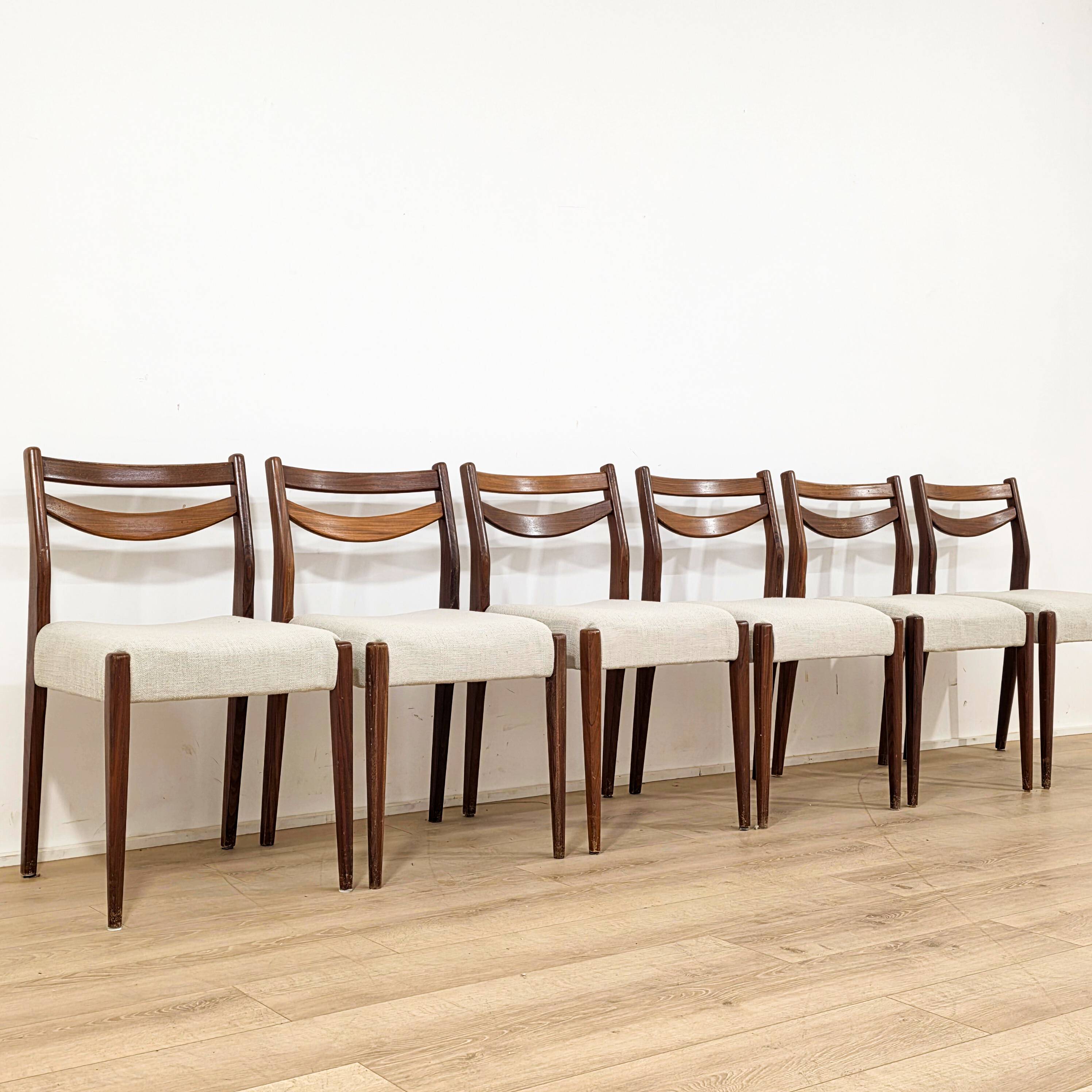 Set of 6 Scandinavian solid wood chairs – 1960s Nordic design
