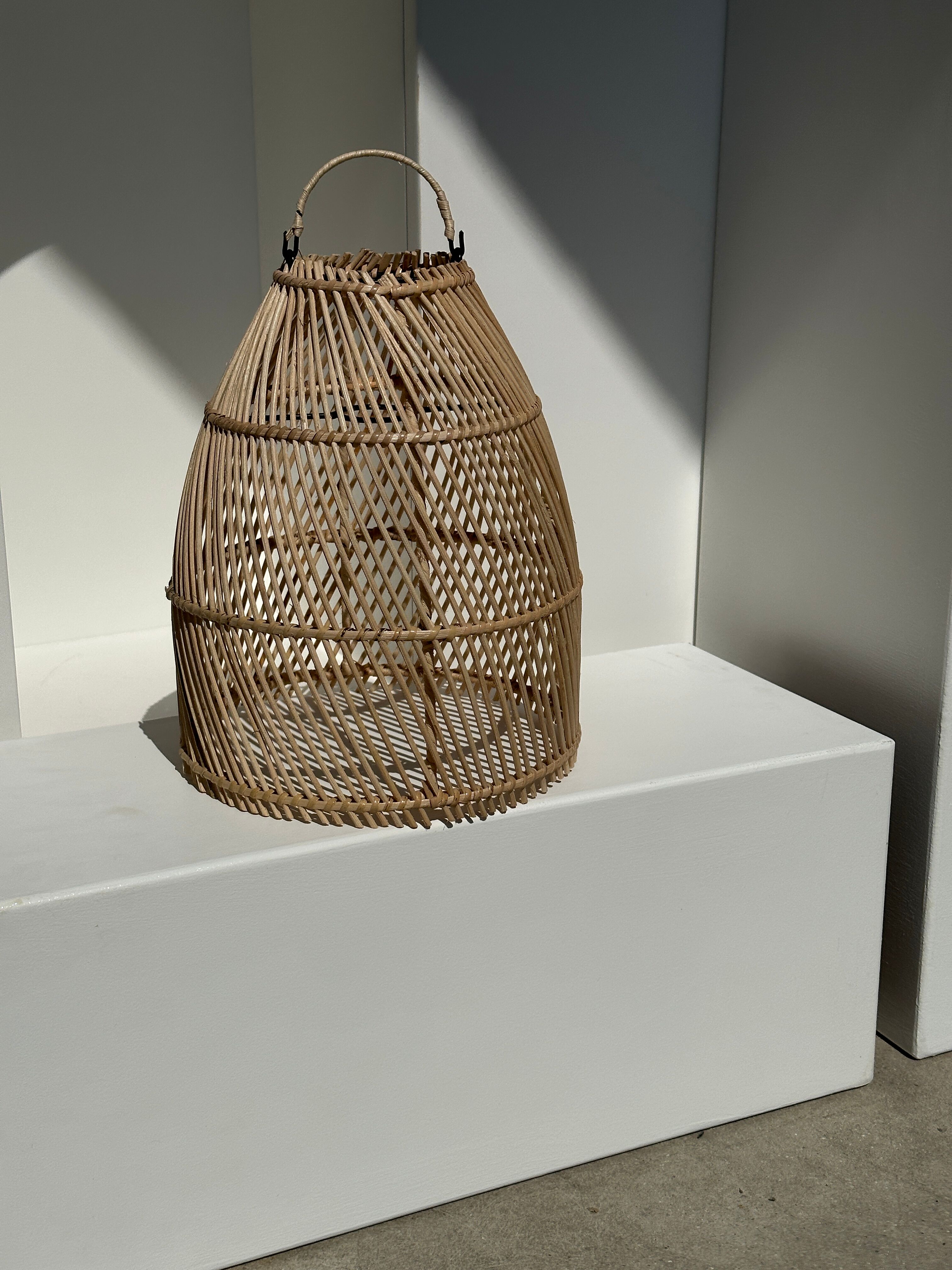 Suspension en rotin en forme de cloche d25 h28