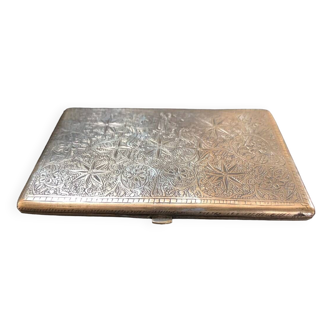 Etui a cigarettes en bronze ciselé époque fin XIXème siècle