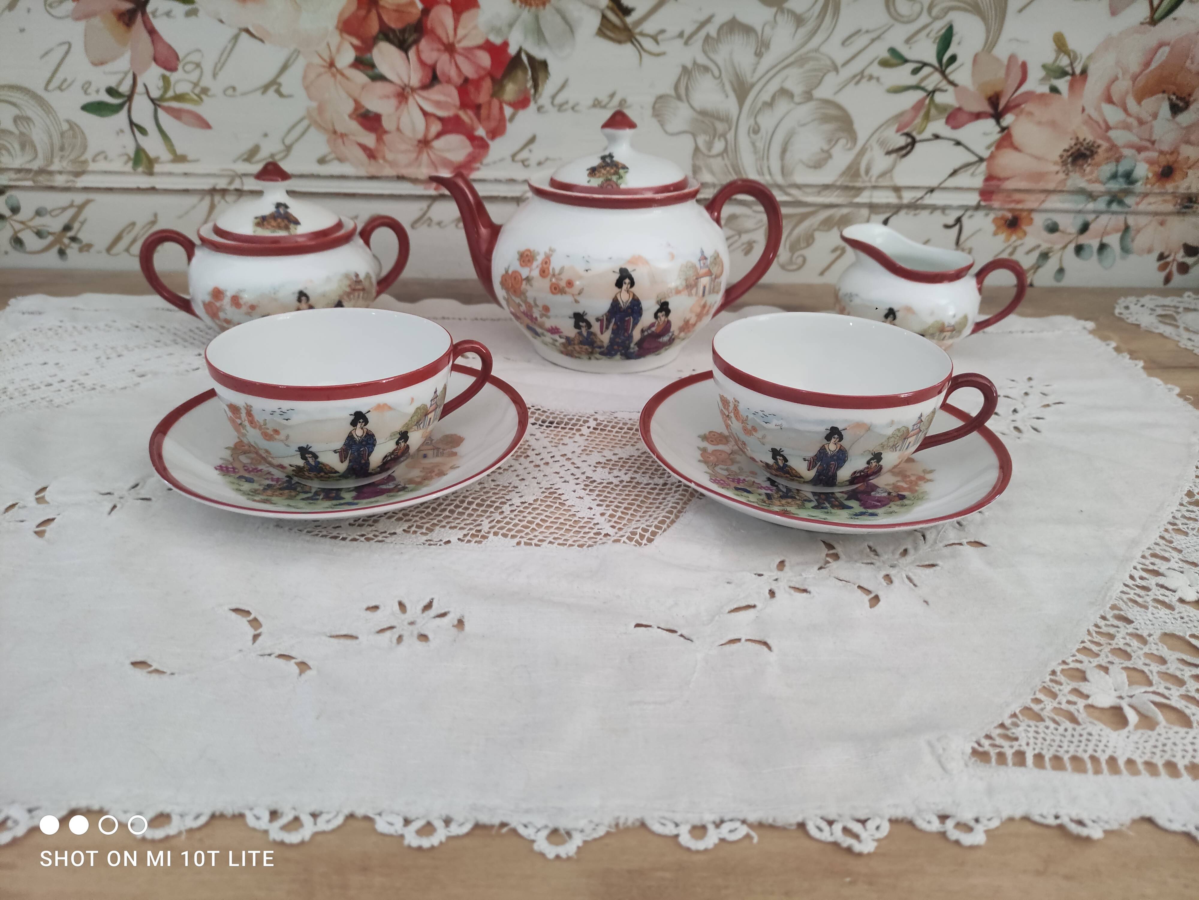 7-piece tête-à-tête tea set in Japanese porcelain, life scenes decor