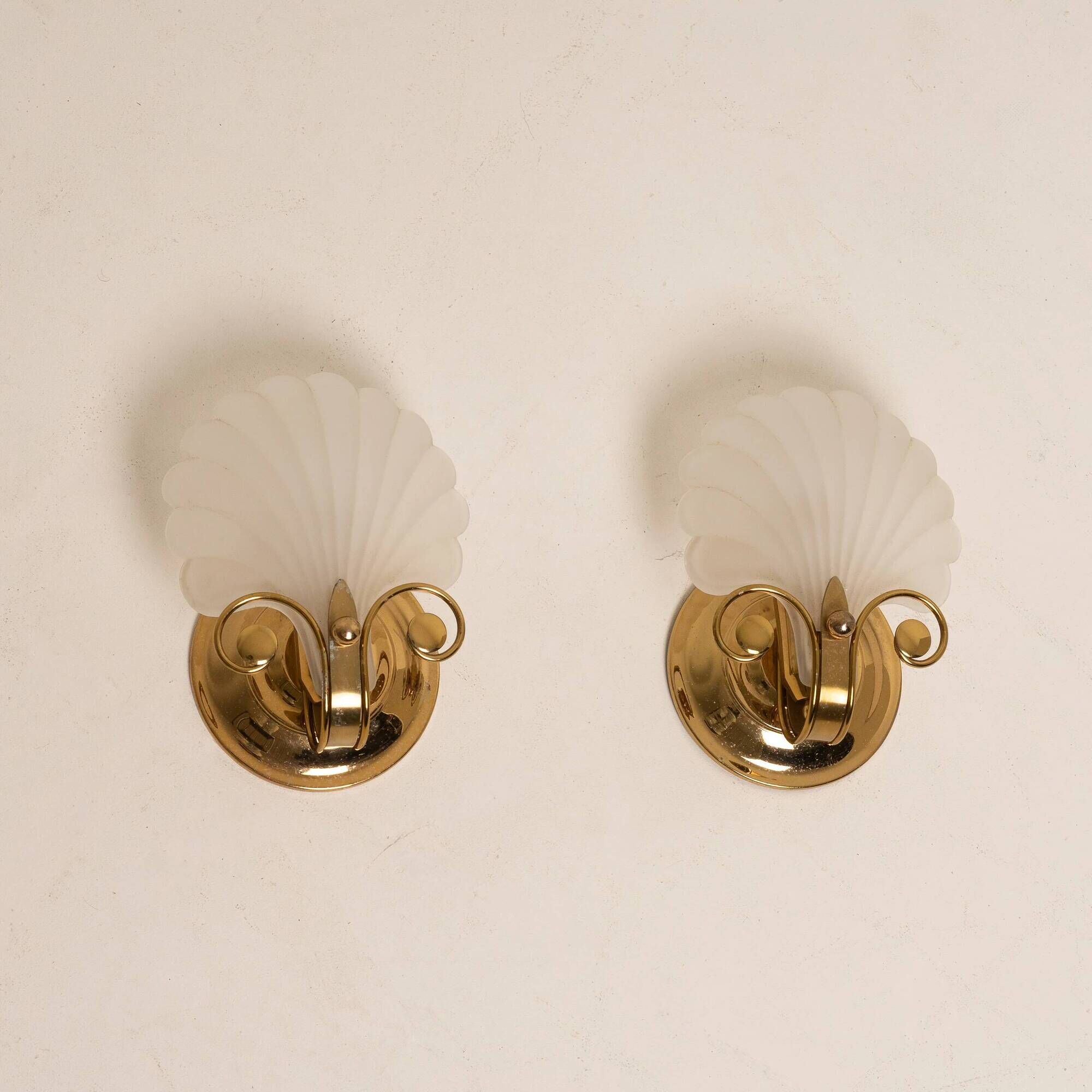 Paire d'appliques murales en coquillage par Deknudt