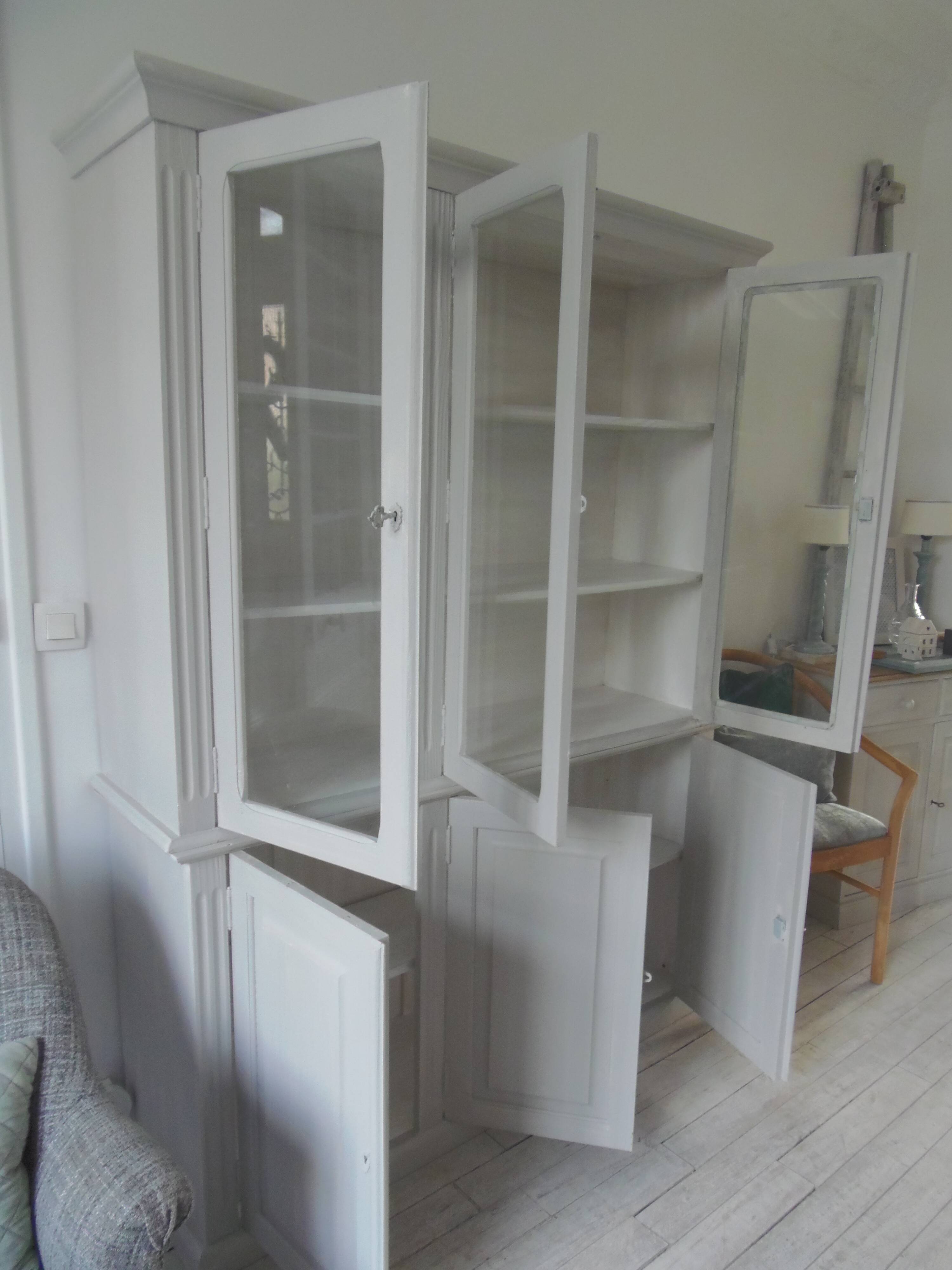 Display case 2 bodies patinated pearl gray waxed finish.