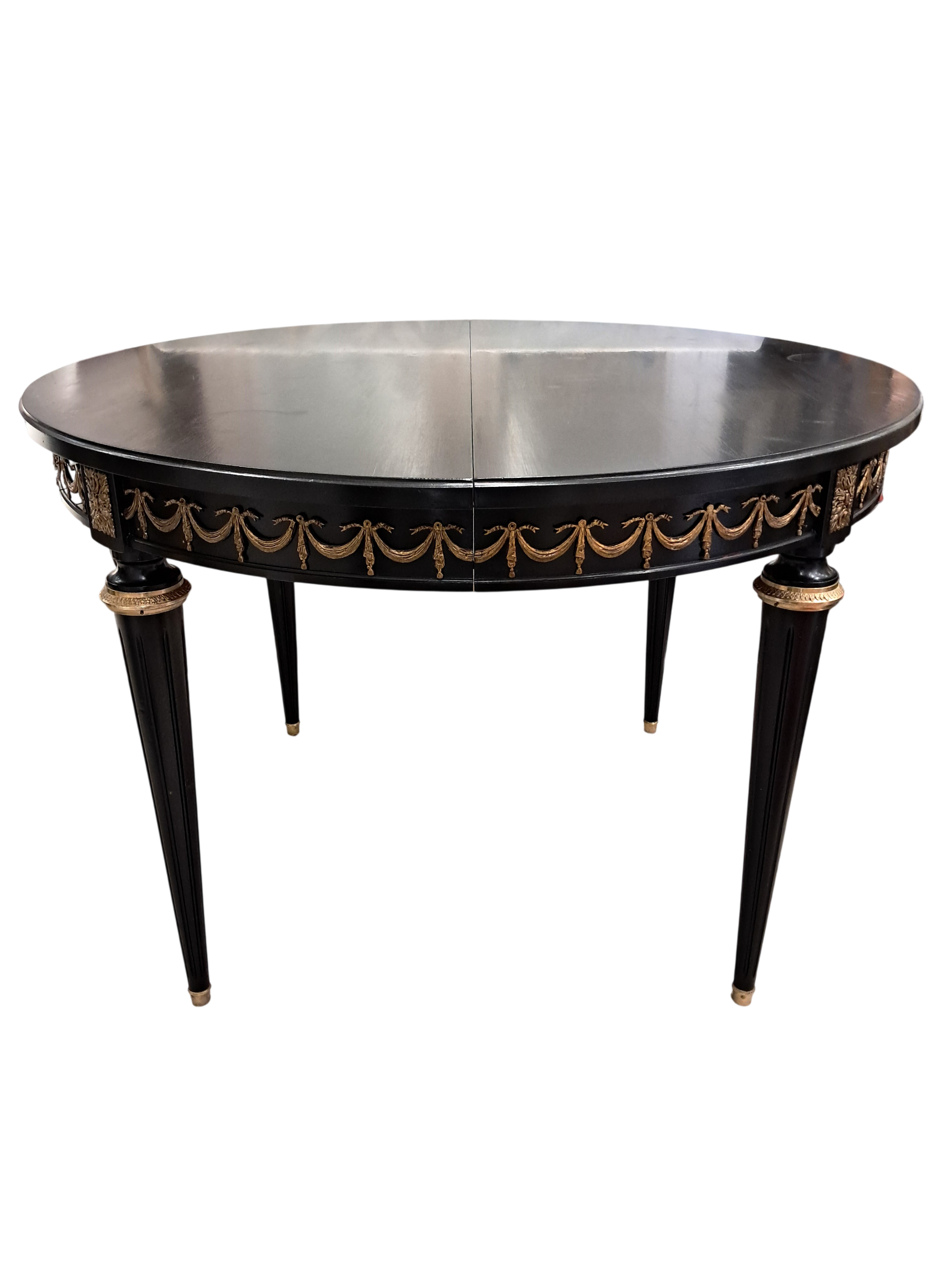 Table ancienne patinée noire style Louis XVI