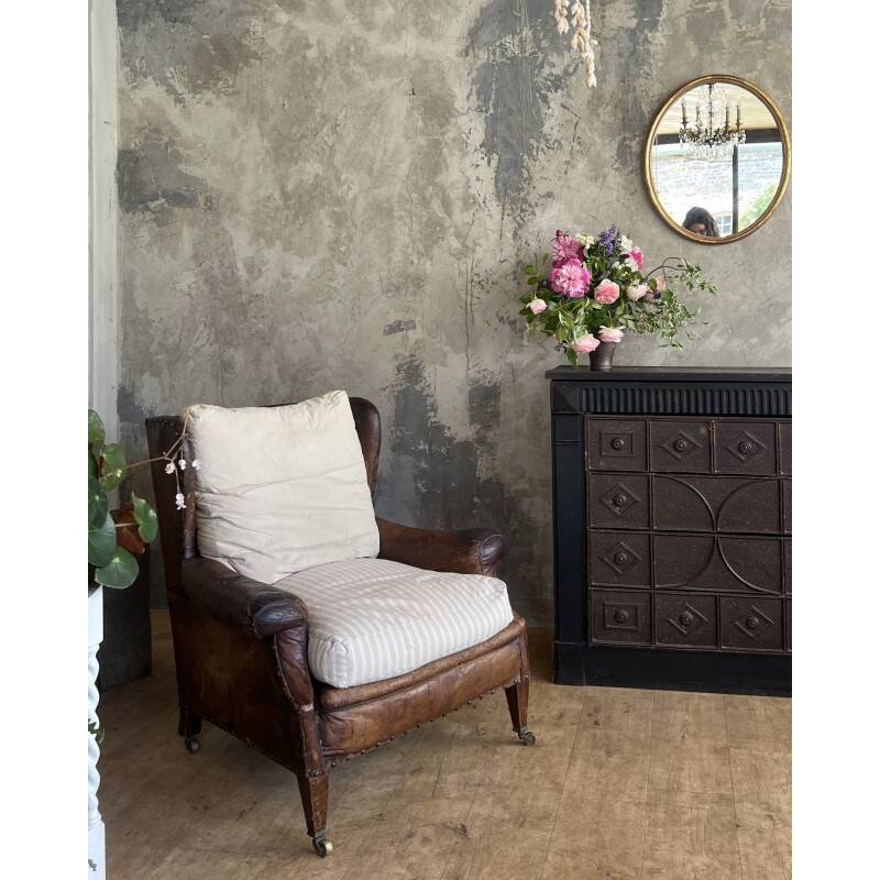 Vintage club chair