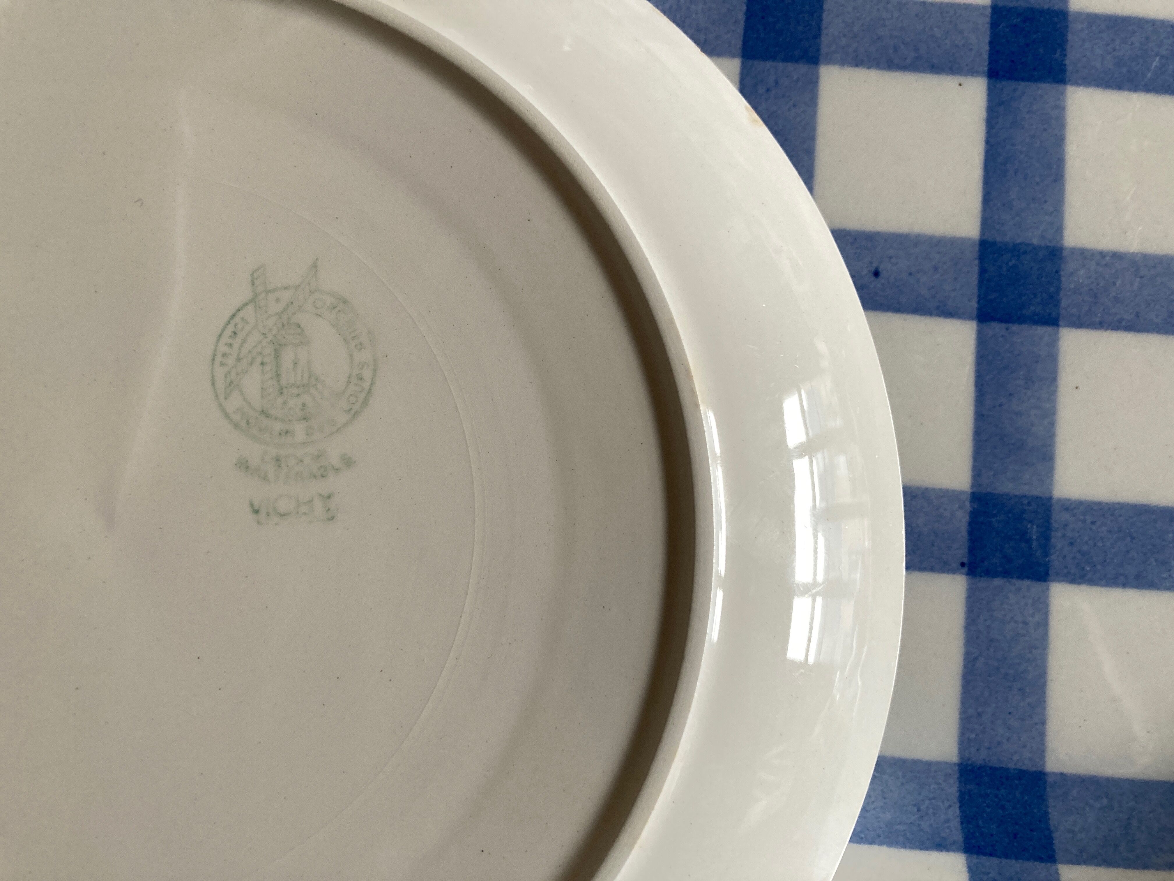 Set de 7 assiettes 1960 en faience vichy